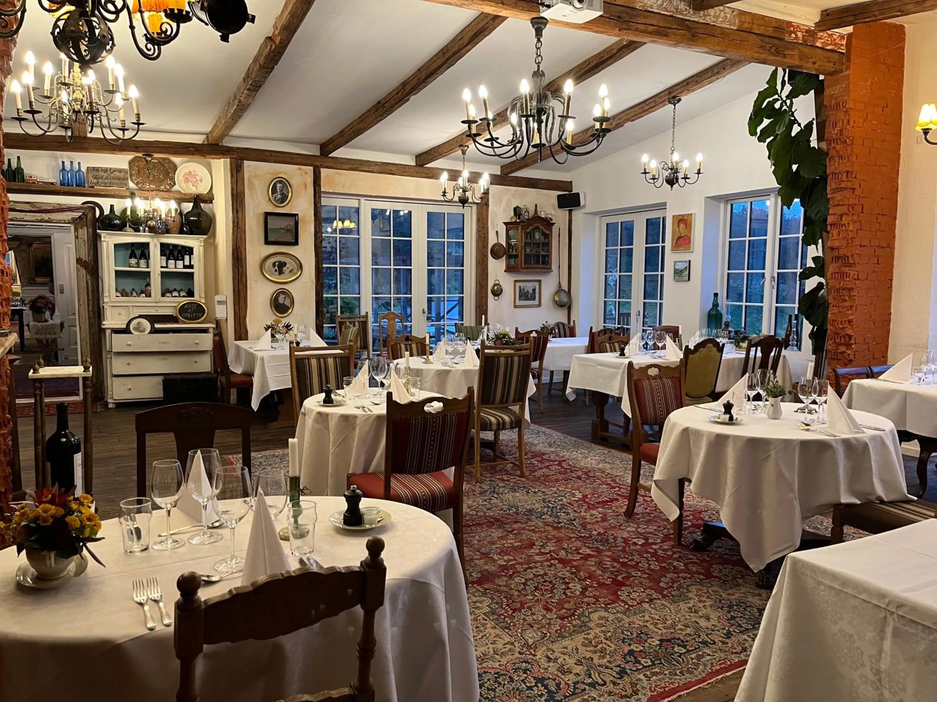 Restaurant/places to eat in Næsbydale Badehotel