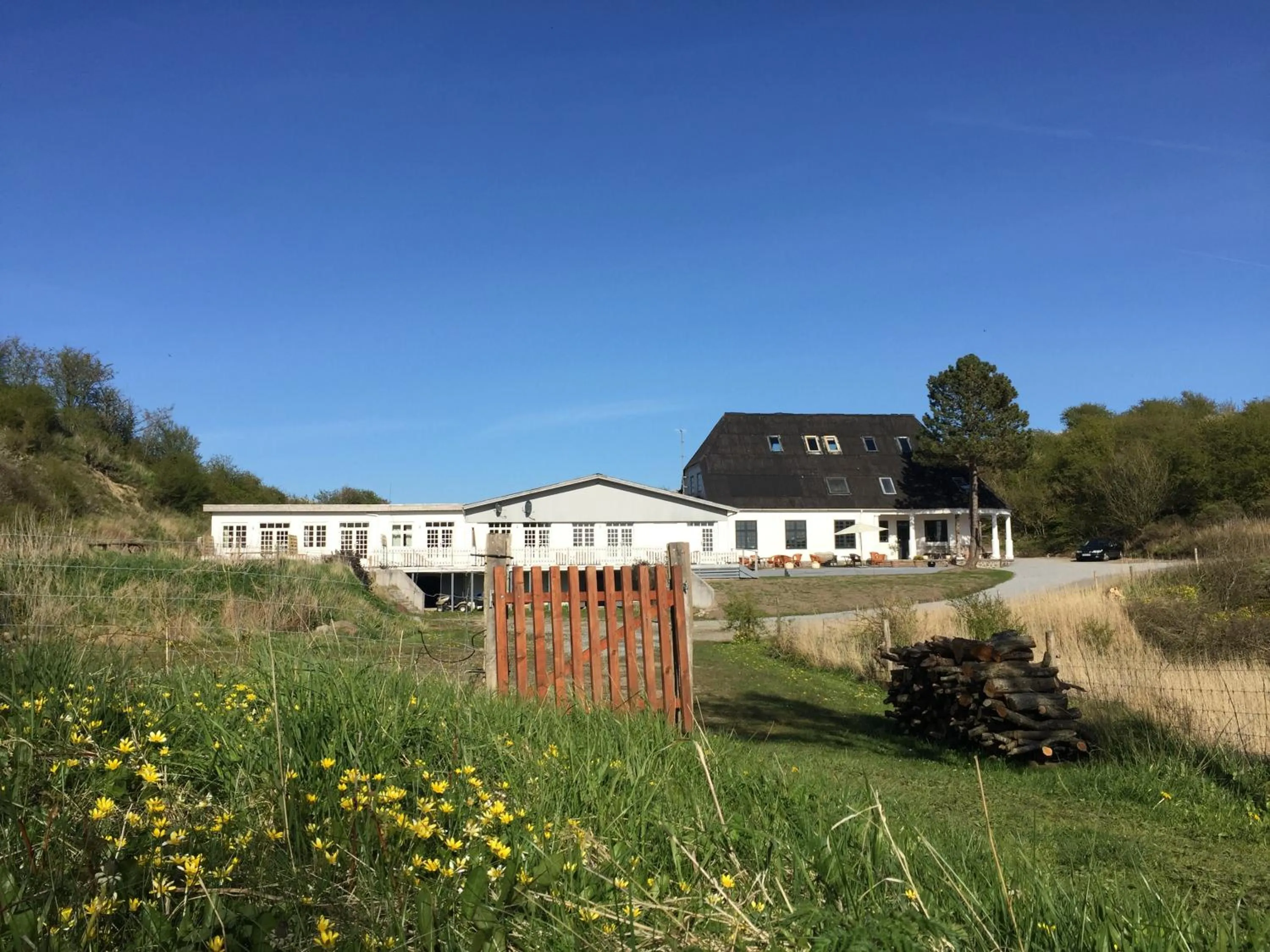 Property building in Næsbydale Badehotel