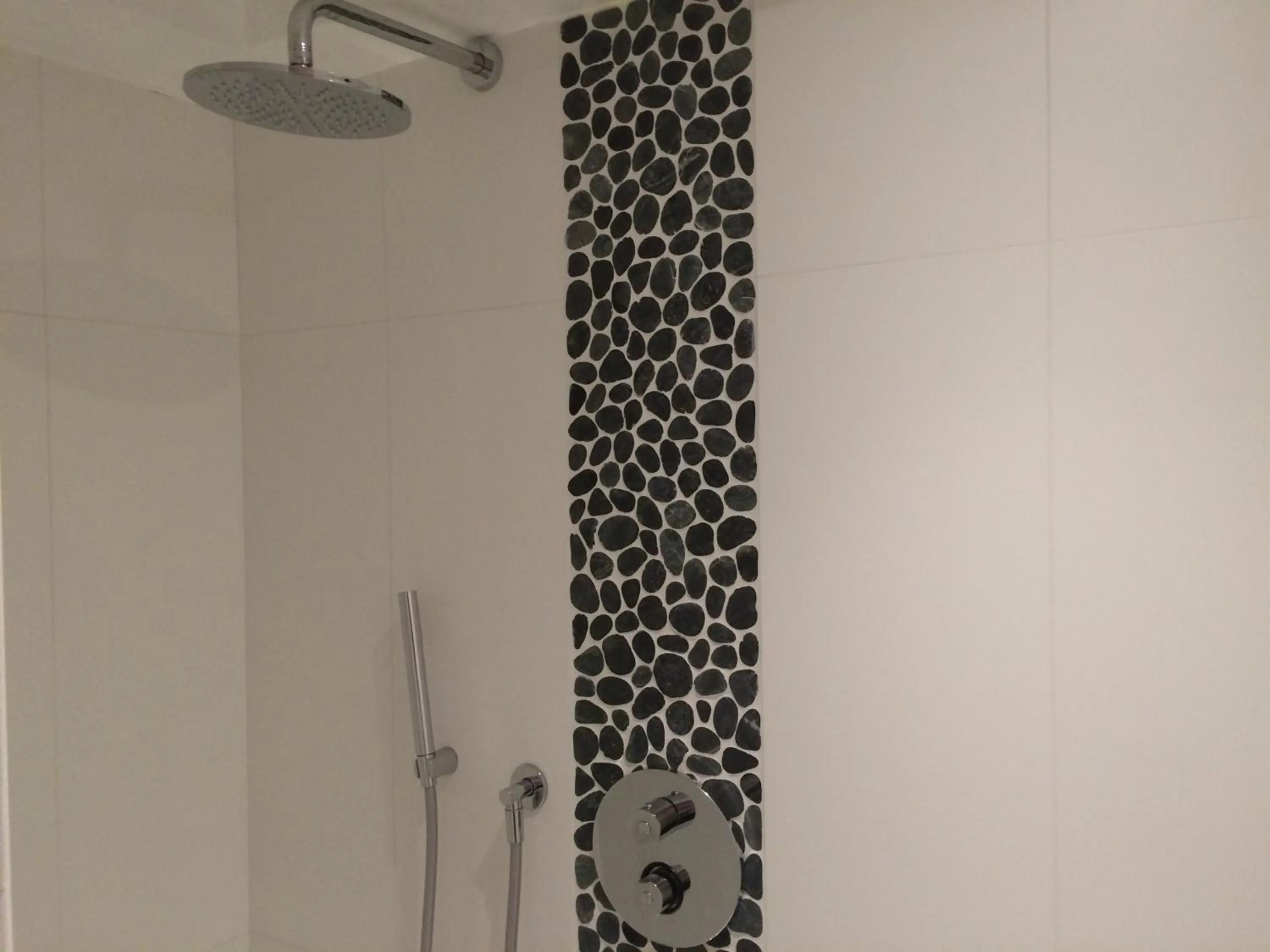 Bathroom in Hotel Côté Cour