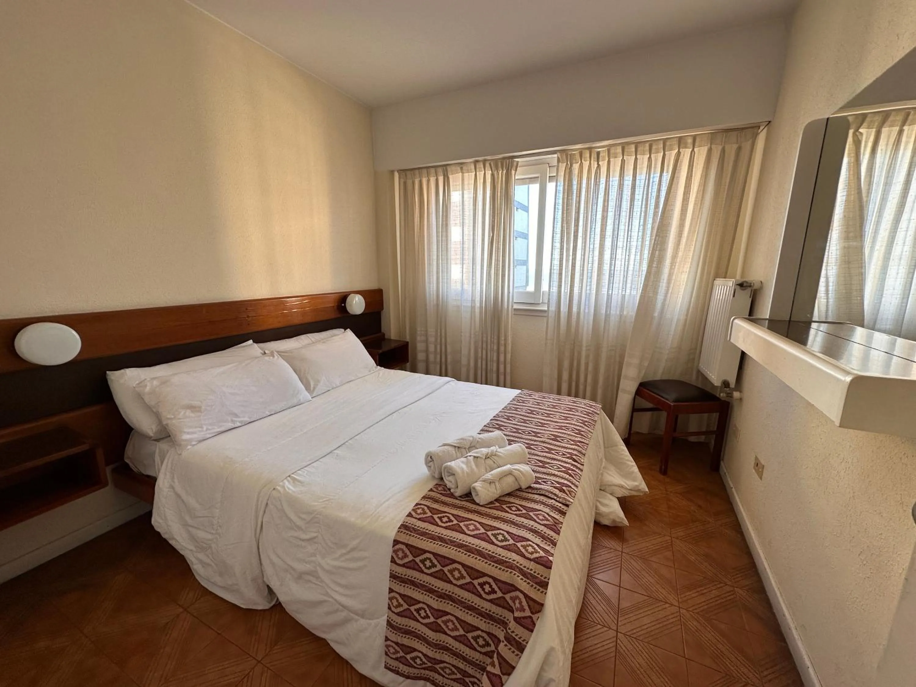 Photo of the whole room, Bed in Hostal del Sol