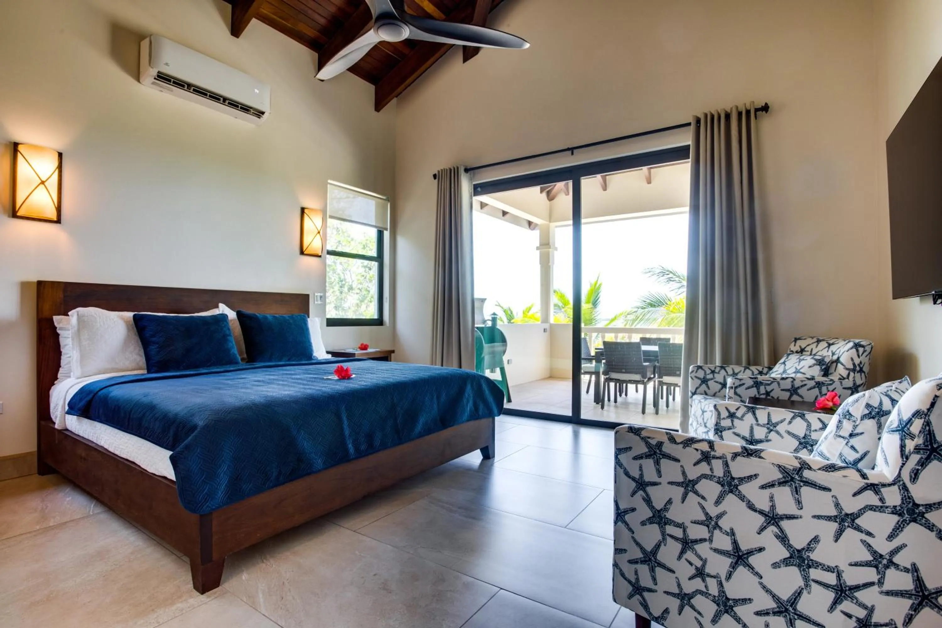 Bed in Naïa Resort and Spa