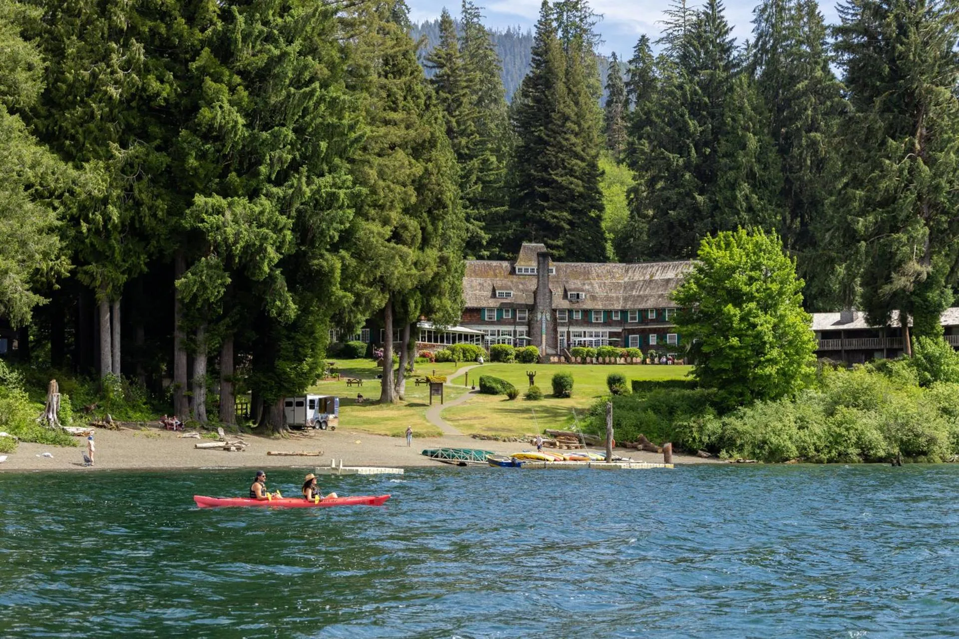 Property building in Lake Quinault Lodge