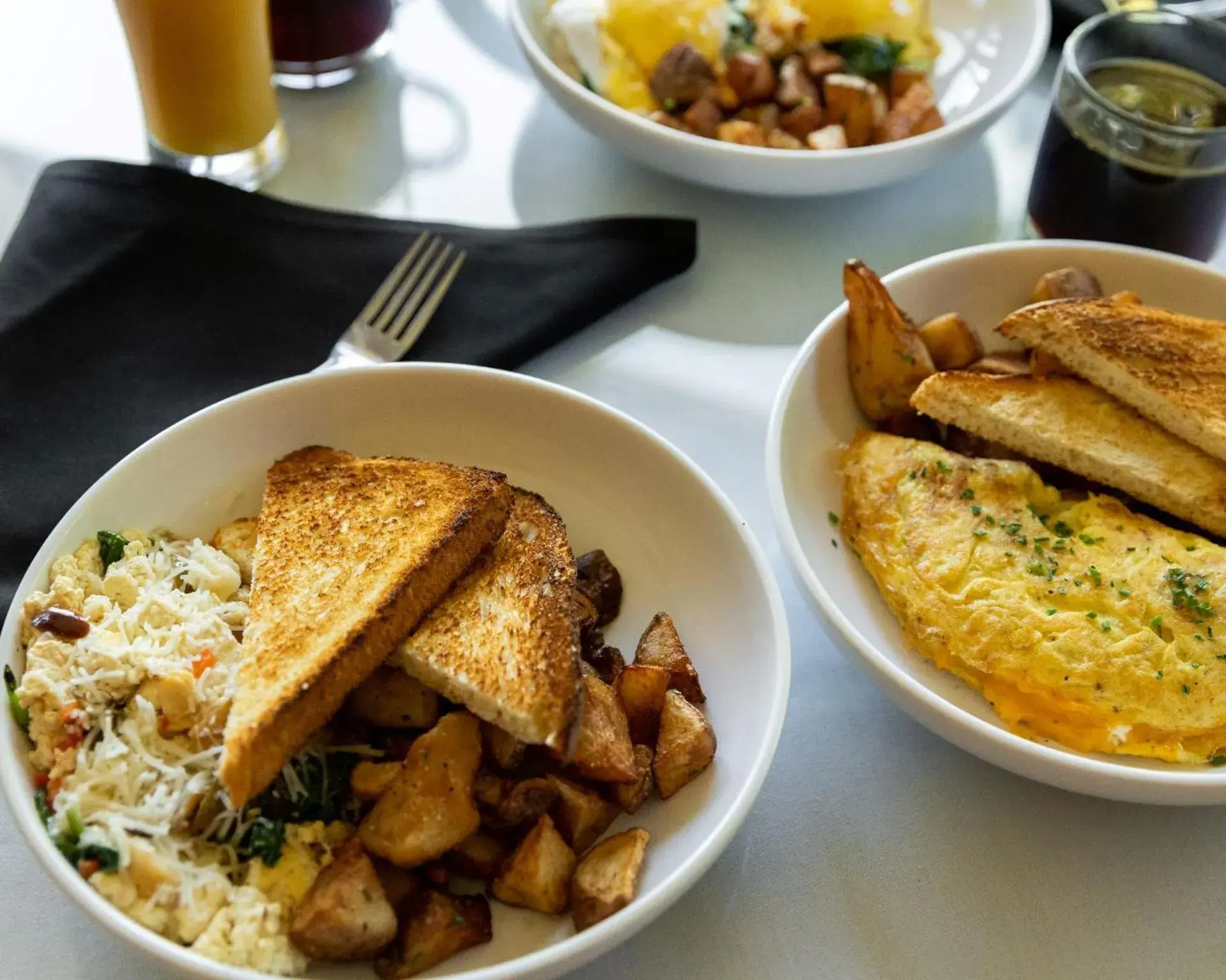 Breakfast in Lake Crescent Lodge Breakfast in Lake Crescent Lodge