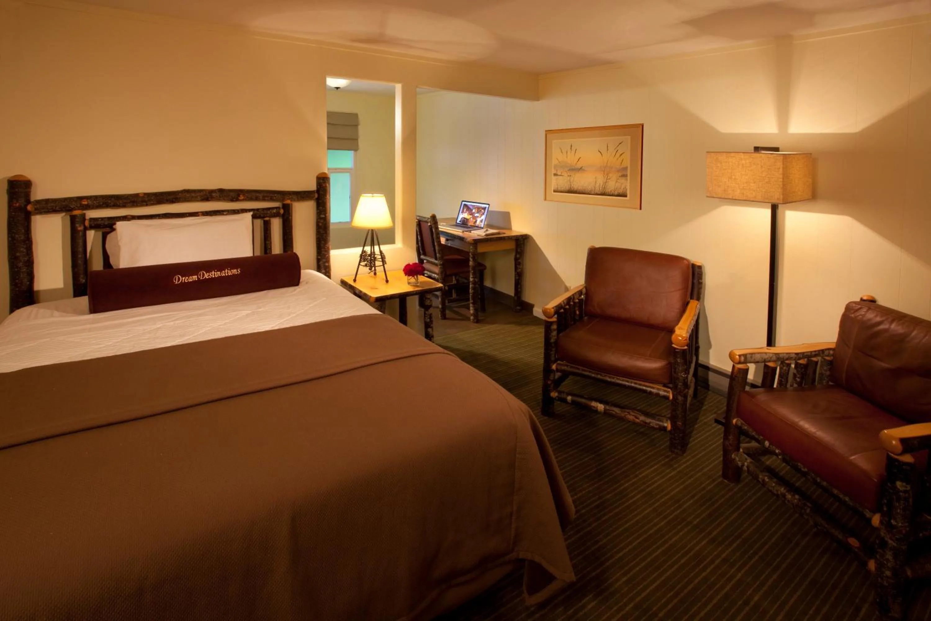 Photo of the whole room, Bed in Lake Crescent Lodge