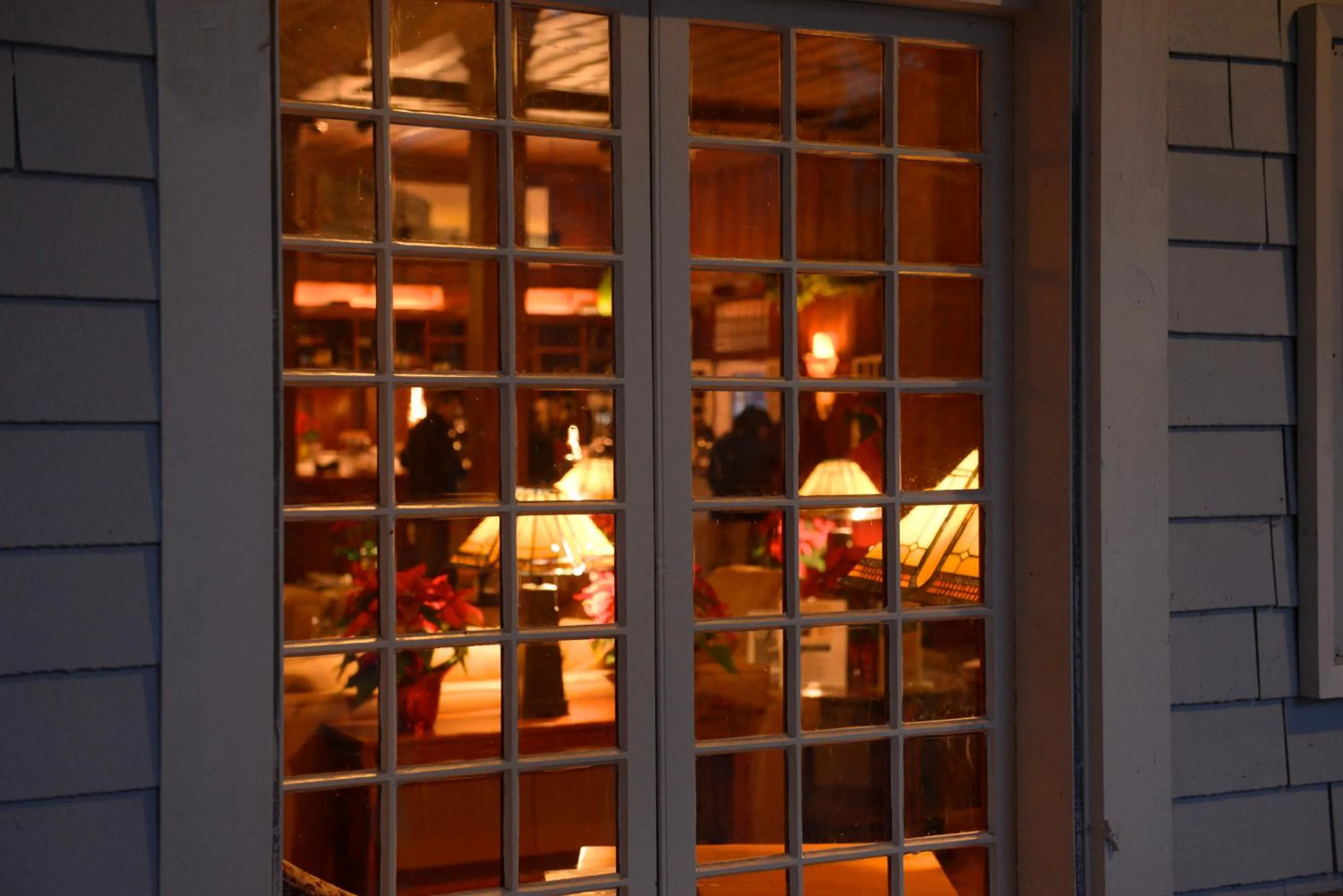 Lobby or reception in Lake Crescent Lodge