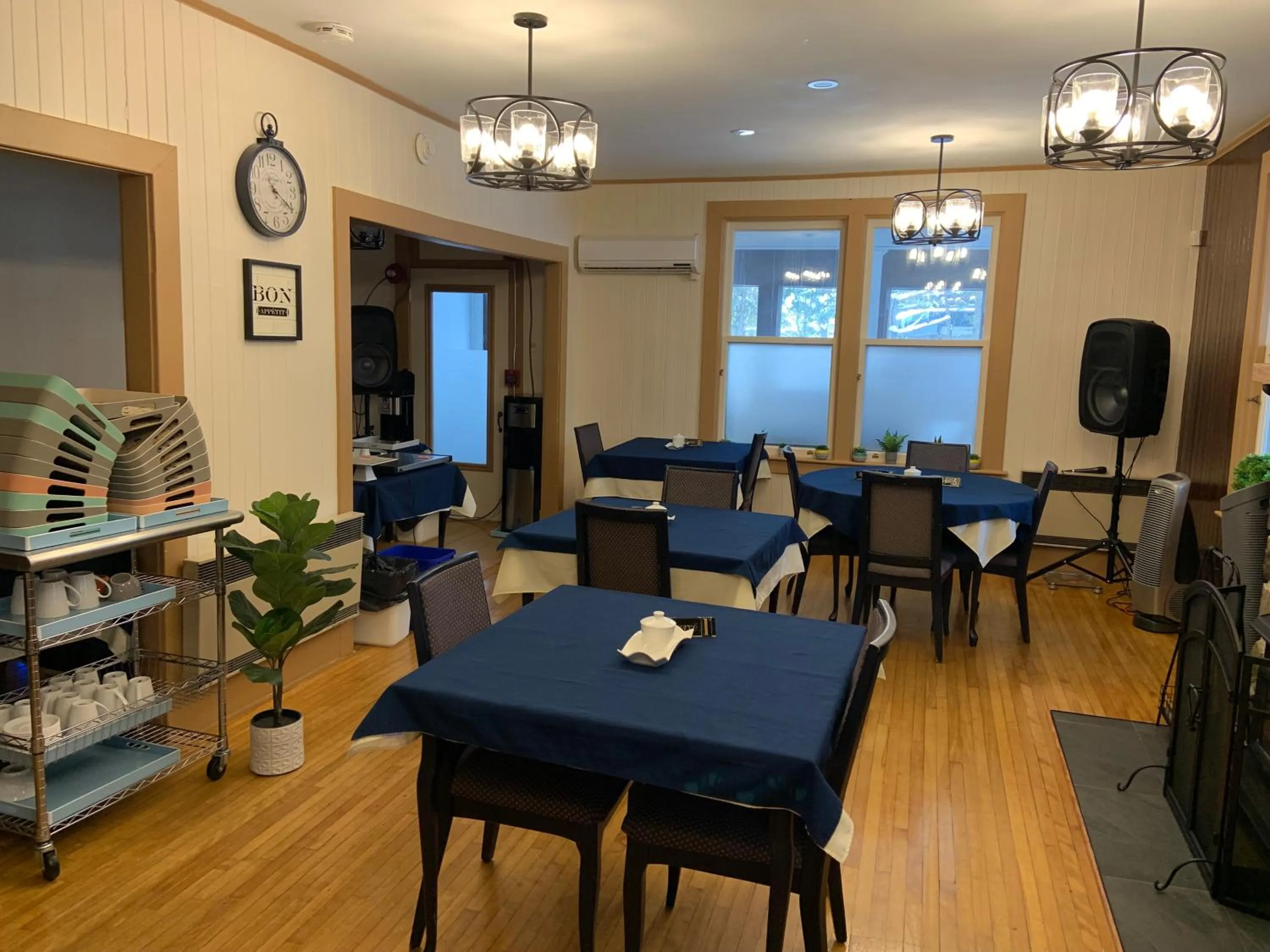 Buffet breakfast in Auberge Clos-Joli