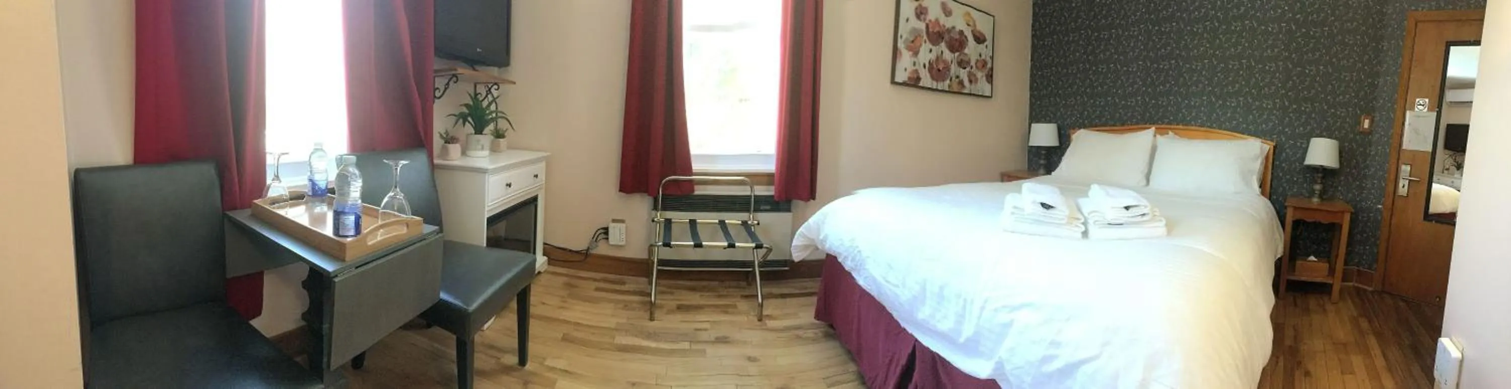 Photo of the whole room in Auberge Clos-Joli