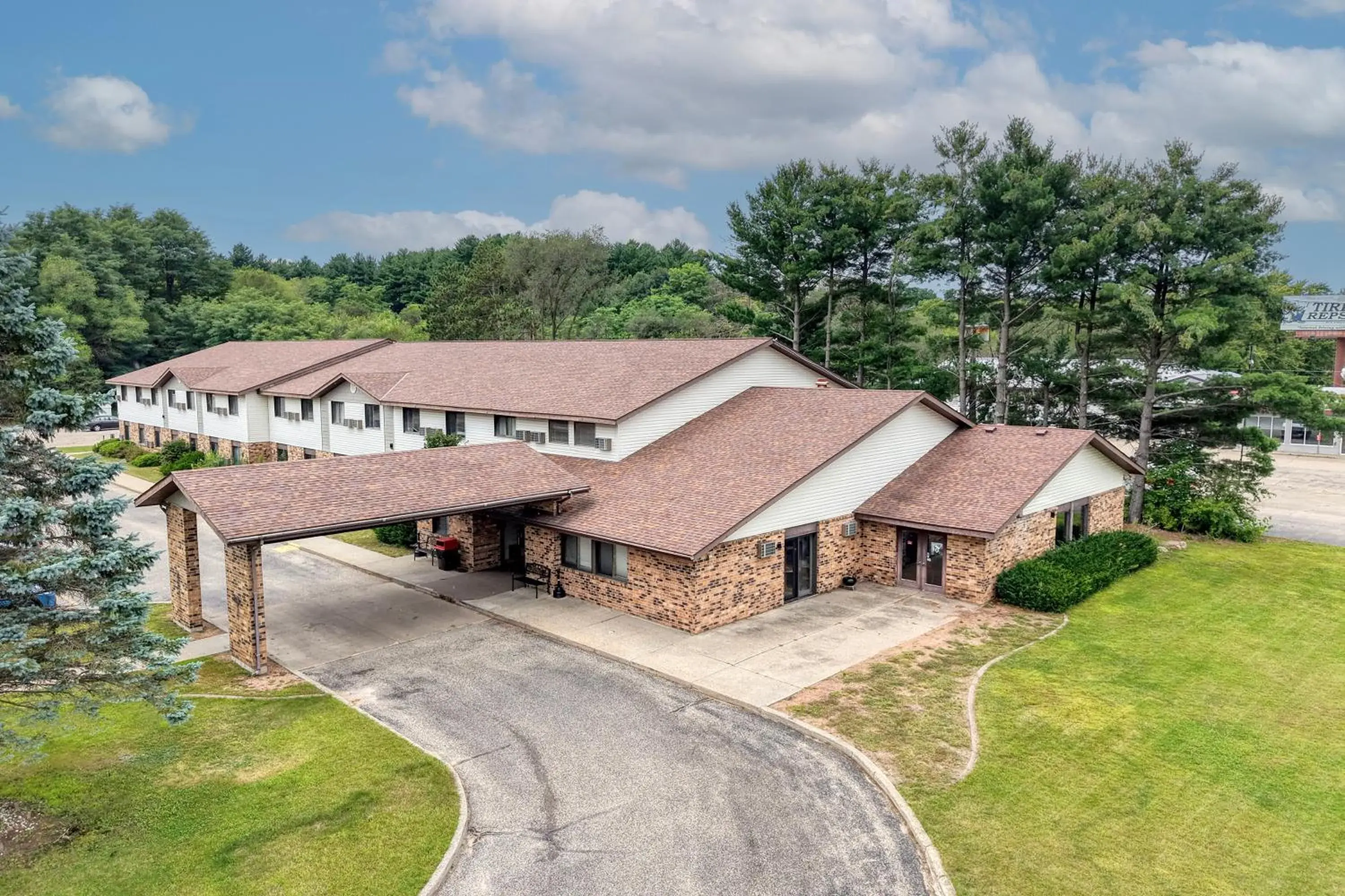 Property building in Wautoma Inn by OYO near Airport WI 73 Property building in Wautoma Inn by OYO near Airport WI 73