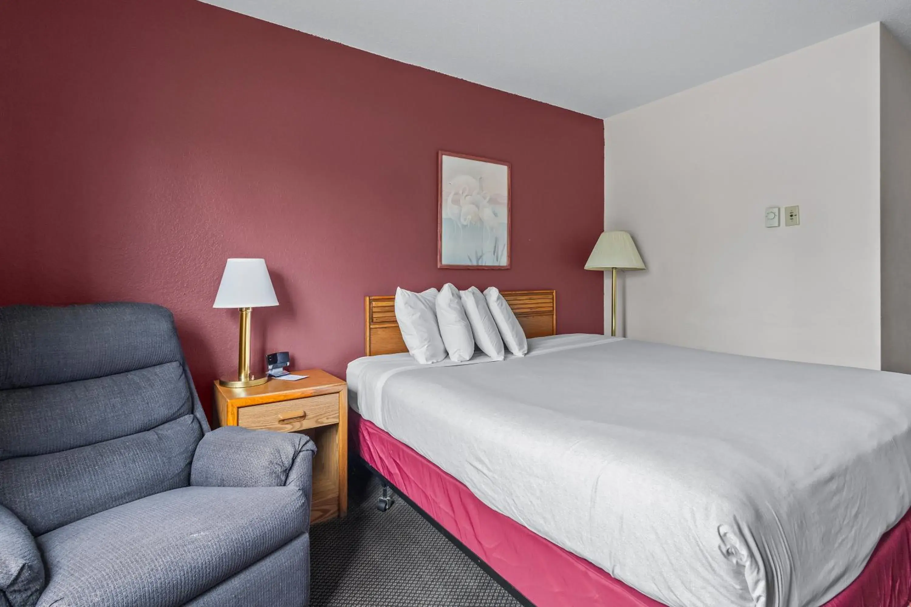 Bedroom, Bed in Wautoma Inn by OYO near Airport WI 73 Bedroom, Bed in Wautoma Inn by OYO near Airport WI 73