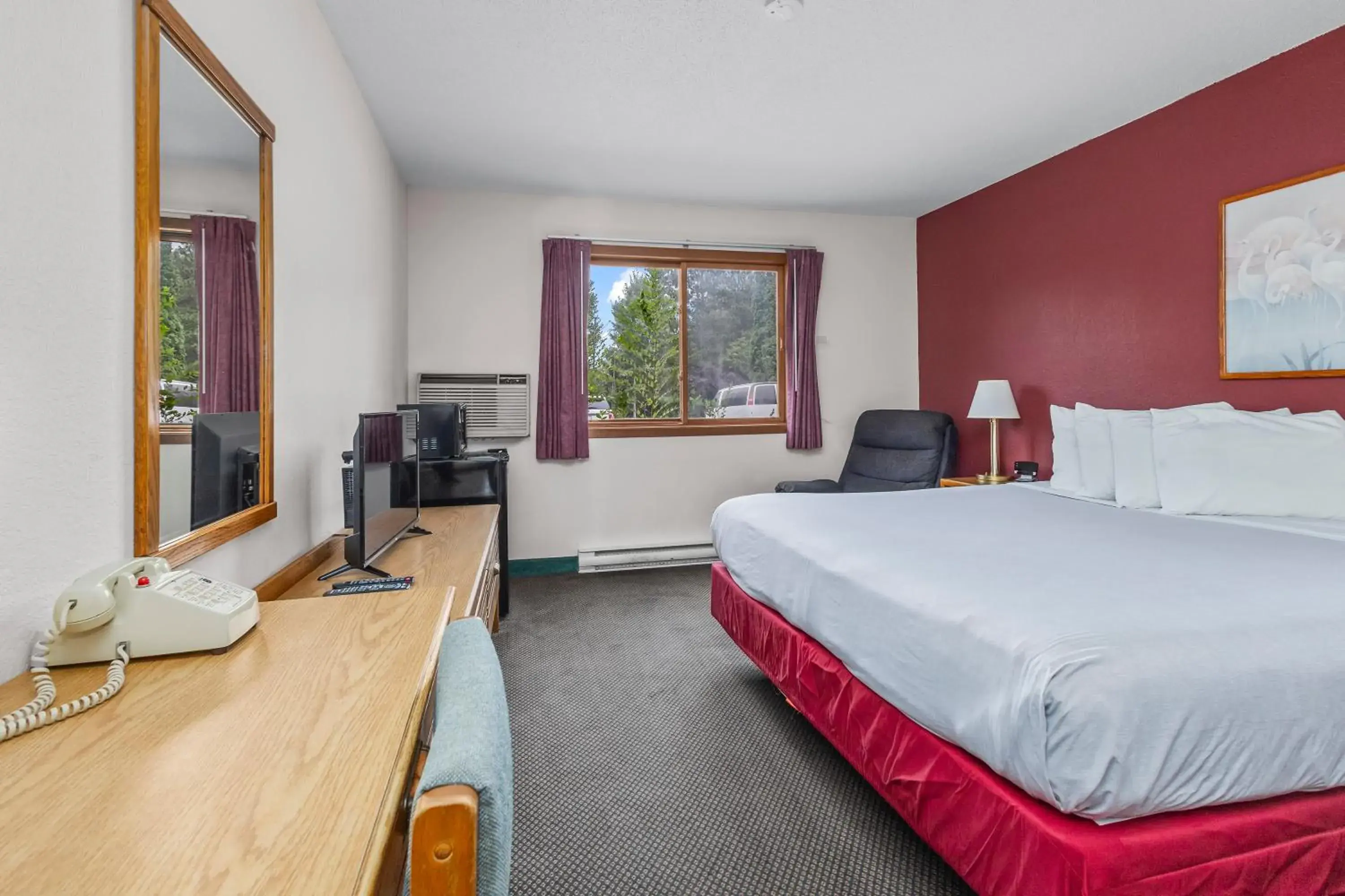 Bedroom, Bed in Wautoma Inn by OYO near Airport WI 73 Bedroom, Bed in Wautoma Inn by OYO near Airport WI 73