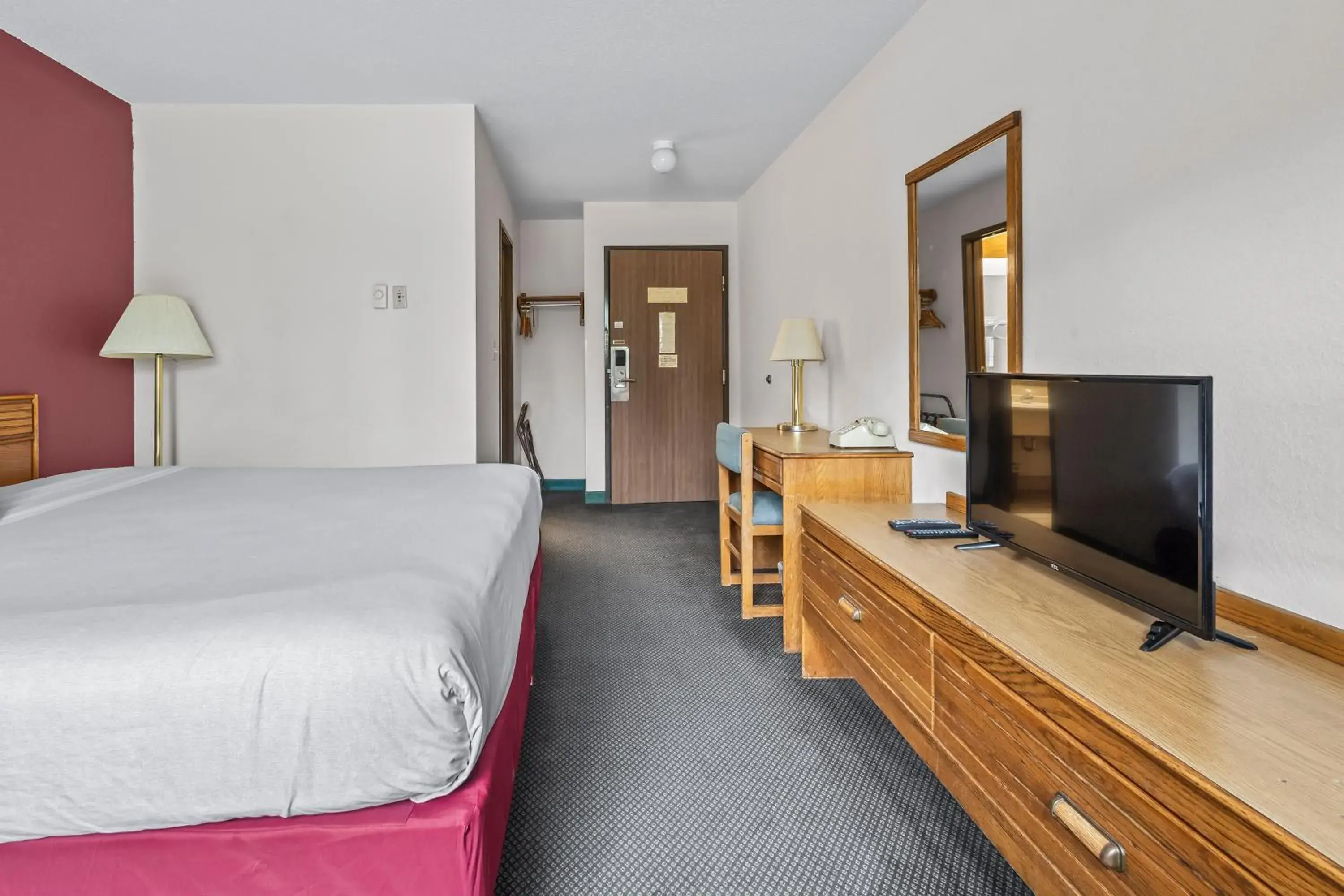 Bedroom, Bed in Wautoma Inn by OYO near Airport WI 73 Bedroom, Bed in Wautoma Inn by OYO near Airport WI 73