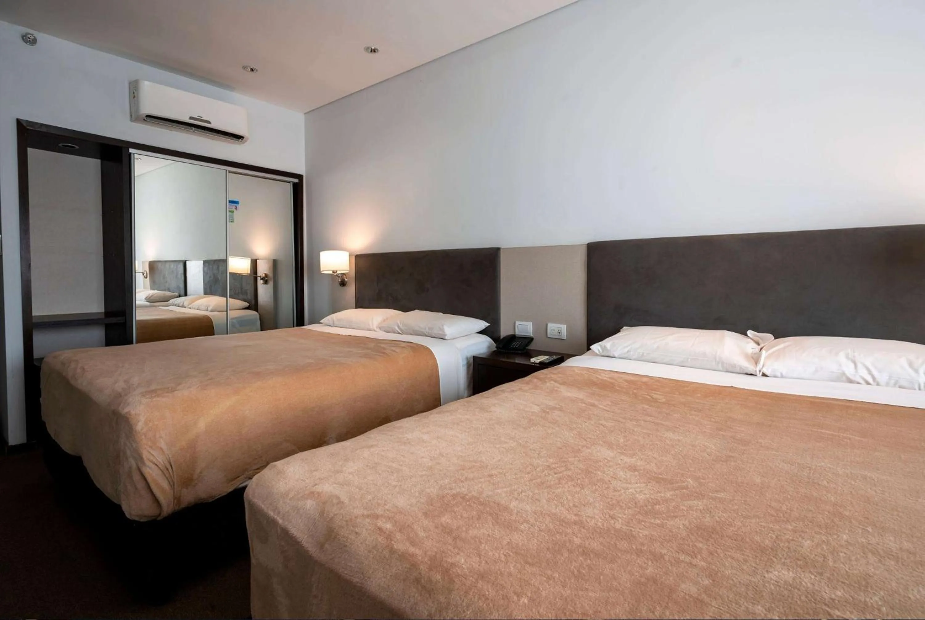 Photo of the whole room in Howard Johnson Plaza Villa Carlos Paz