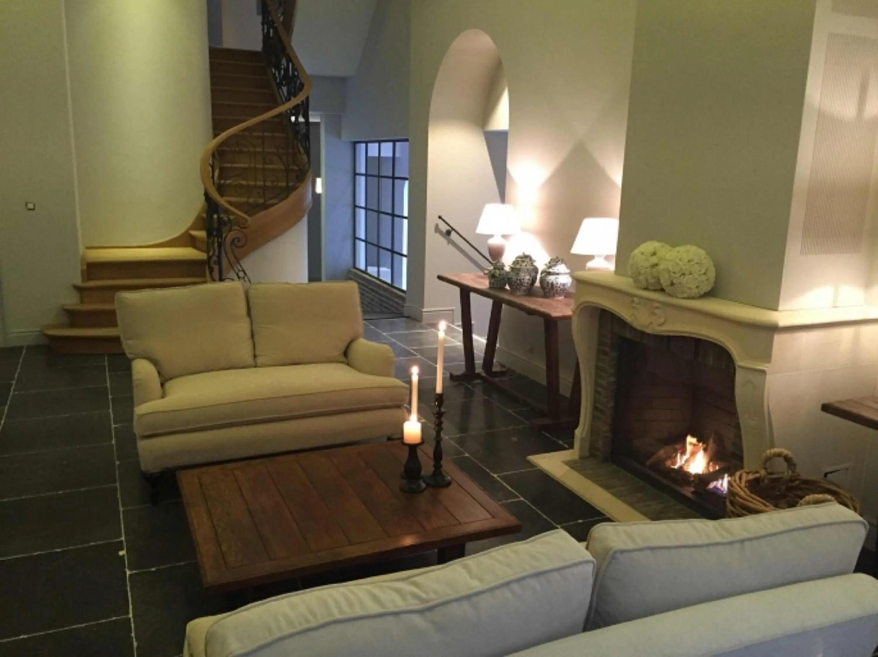 Communal lounge/ TV room in Hotel le Dixseptieme