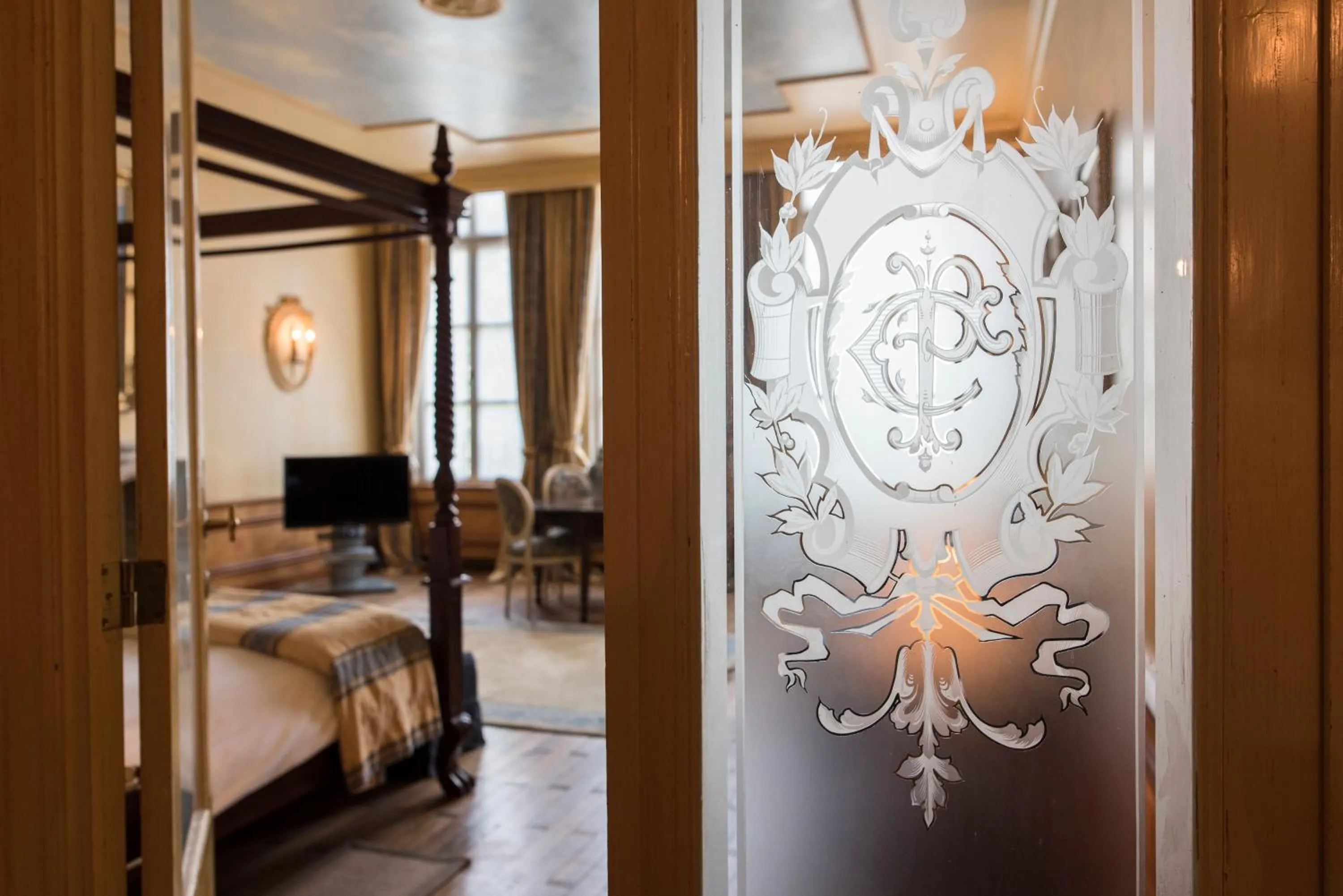 Living room, Bed in Hotel le Dixseptieme