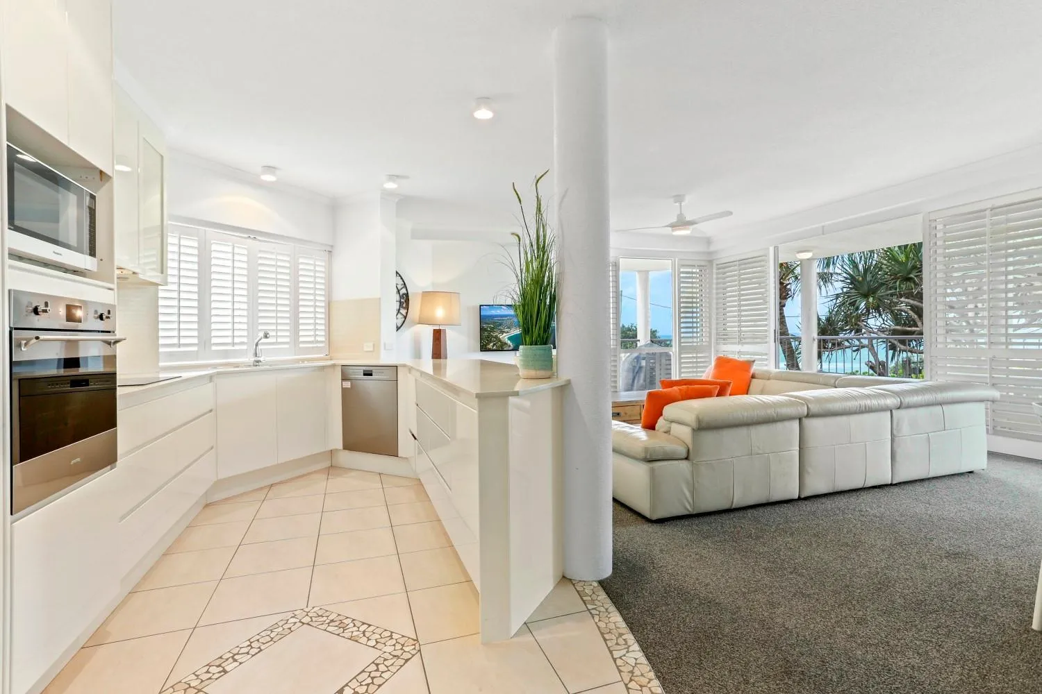 Kitchen or kitchenette in Sun, sand, and surf, Sunrise Beach
