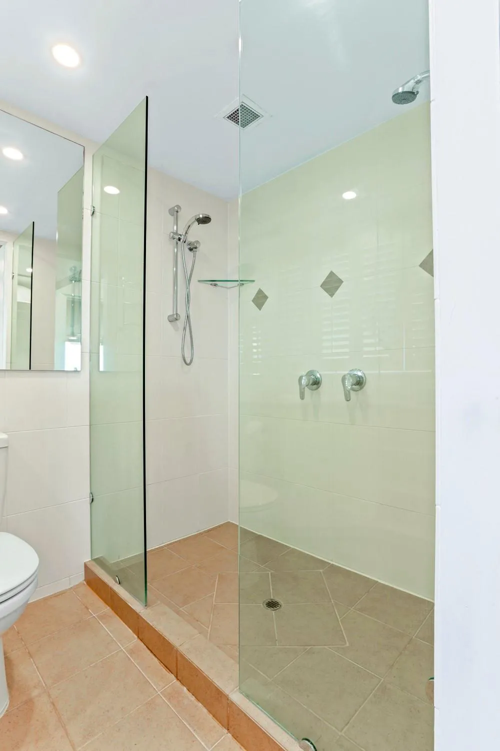 Bathroom in Sun, sand, and surf, Sunrise Beach