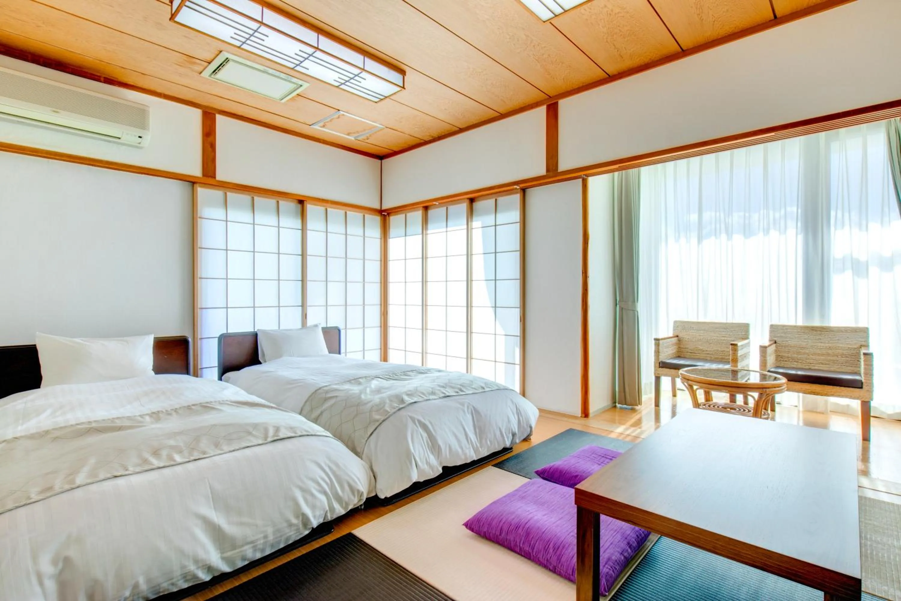Photo of the whole room, Bed in Sundance Resort Onjuku