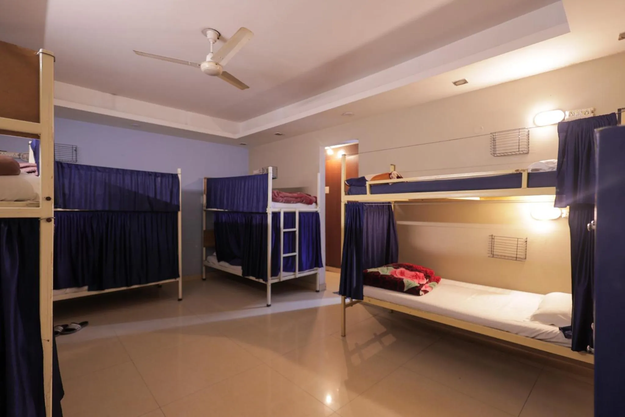 bunk bed, Bed in AmigosIndia