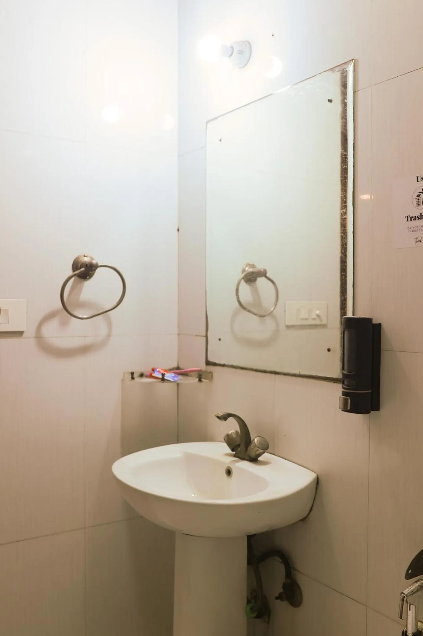 Bathroom in AmigosIndia