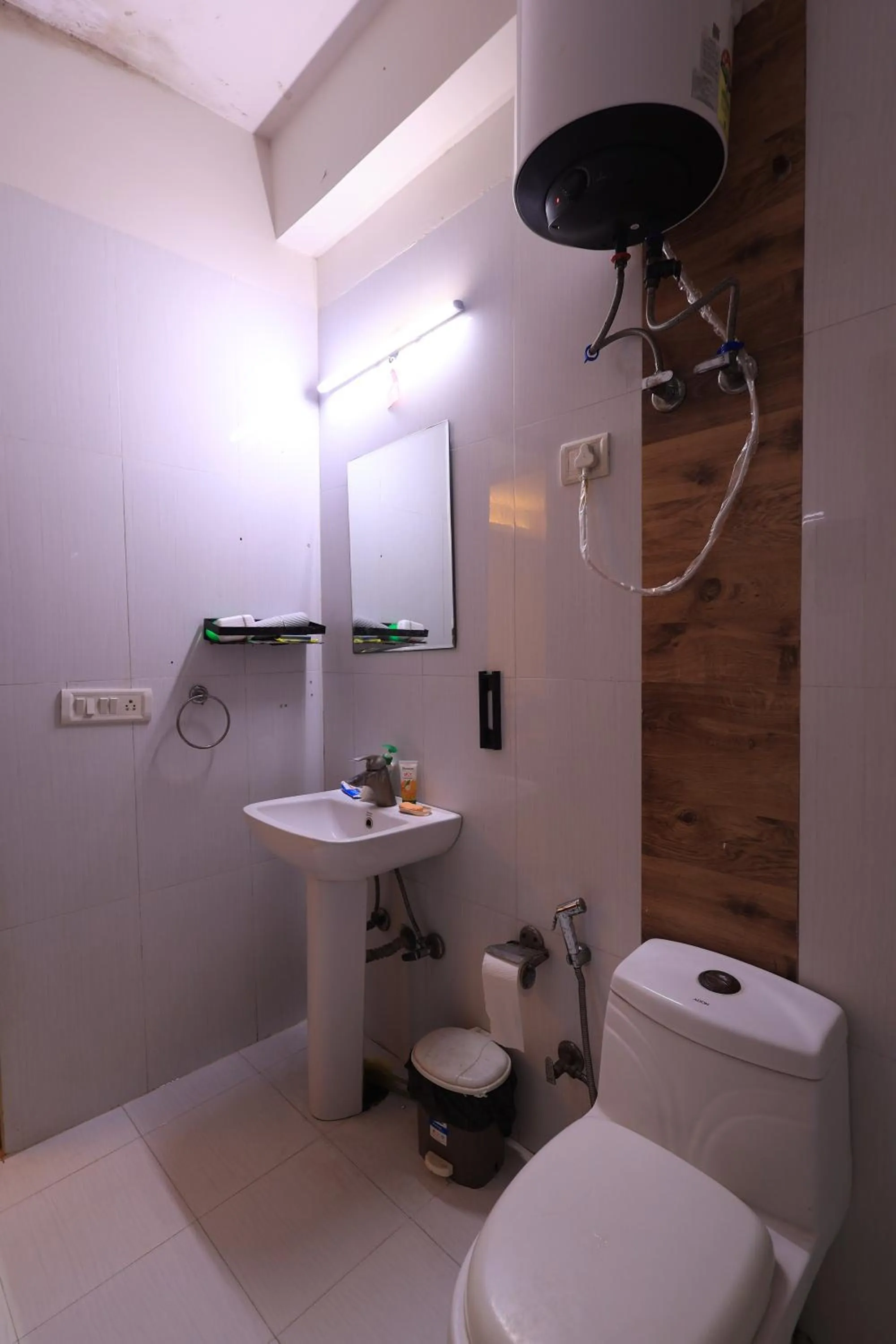 Bathroom in AmigosIndia