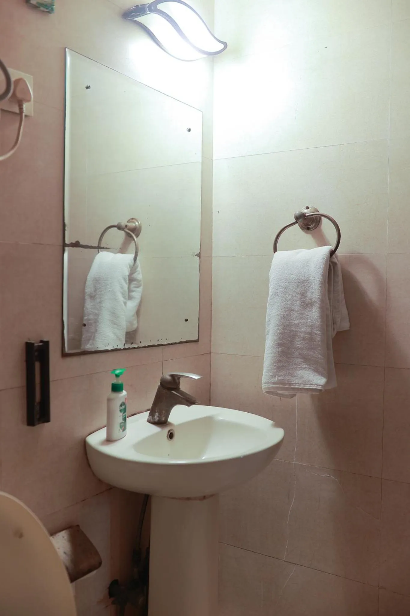 Bathroom in AmigosIndia