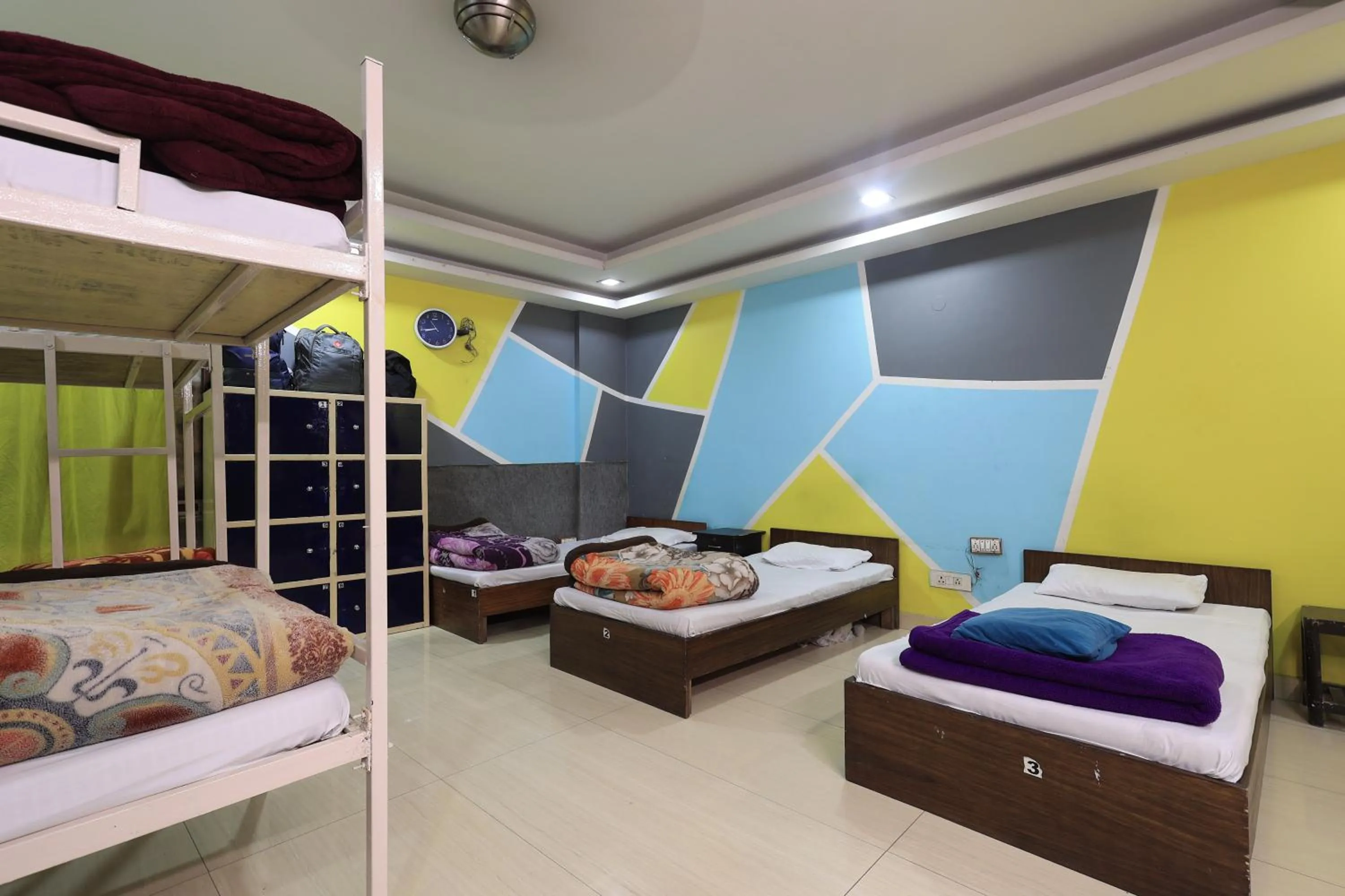 Bedroom, Bed in AmigosIndia