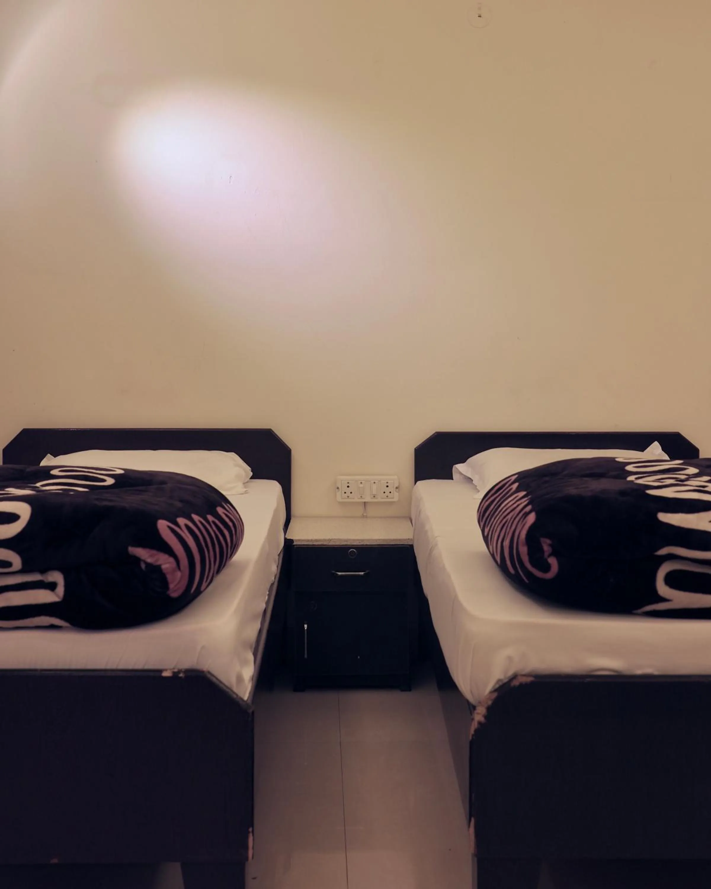 bunk bed, Bed in AmigosIndia