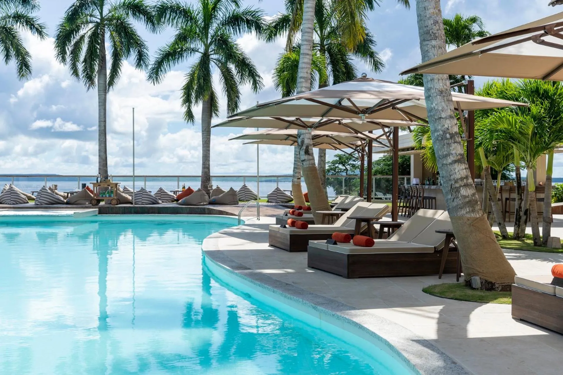 Swimming pool in Coral Ocean Resort