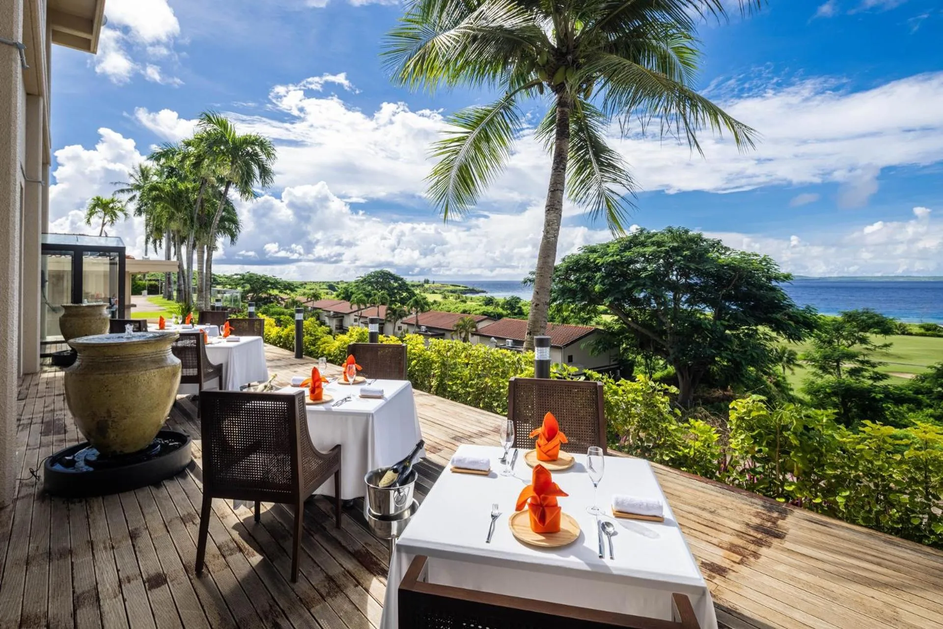 Restaurant/places to eat in Coral Ocean Resort