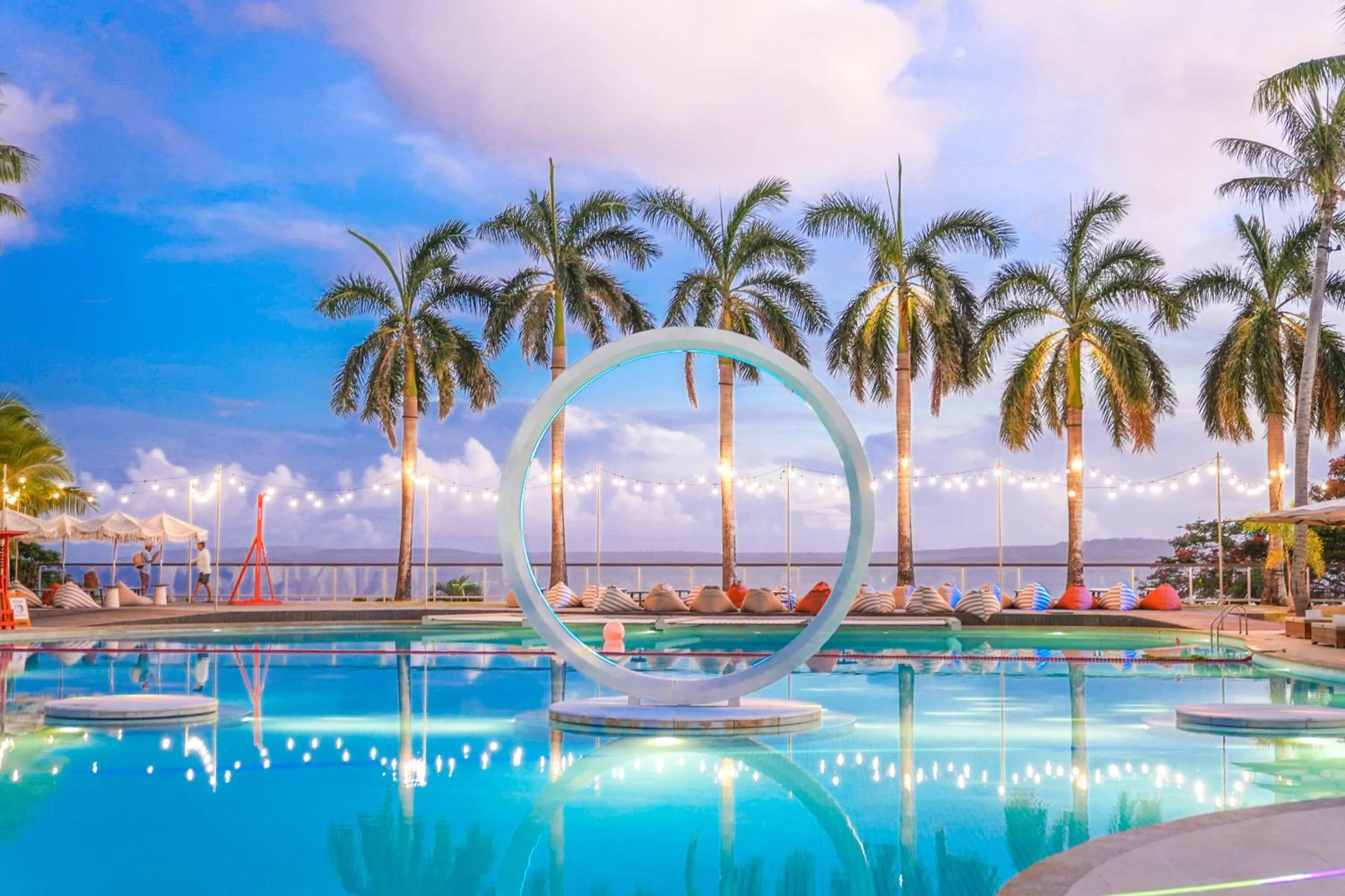 Swimming pool in Coral Ocean Resort