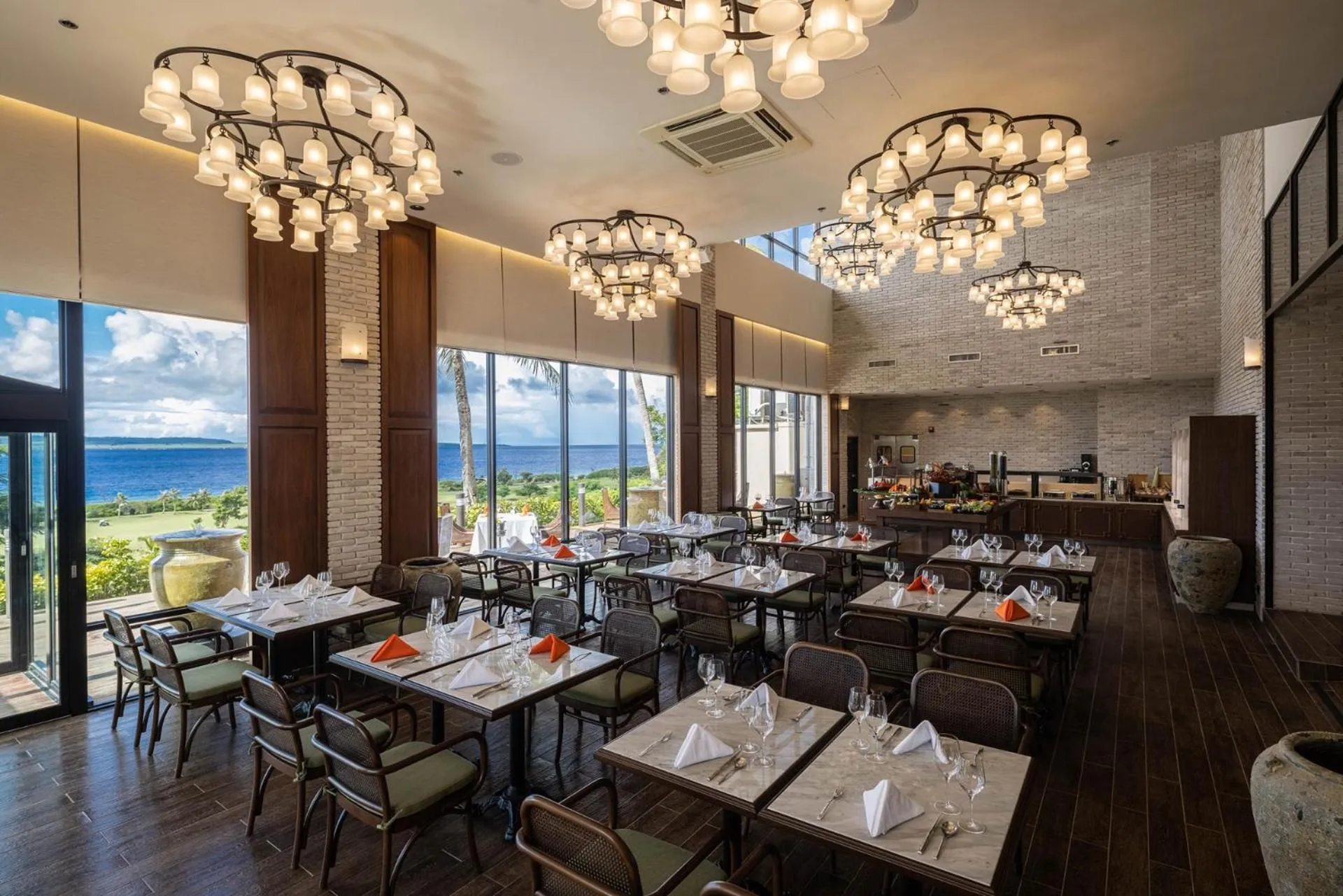 Restaurant/places to eat in Coral Ocean Resort