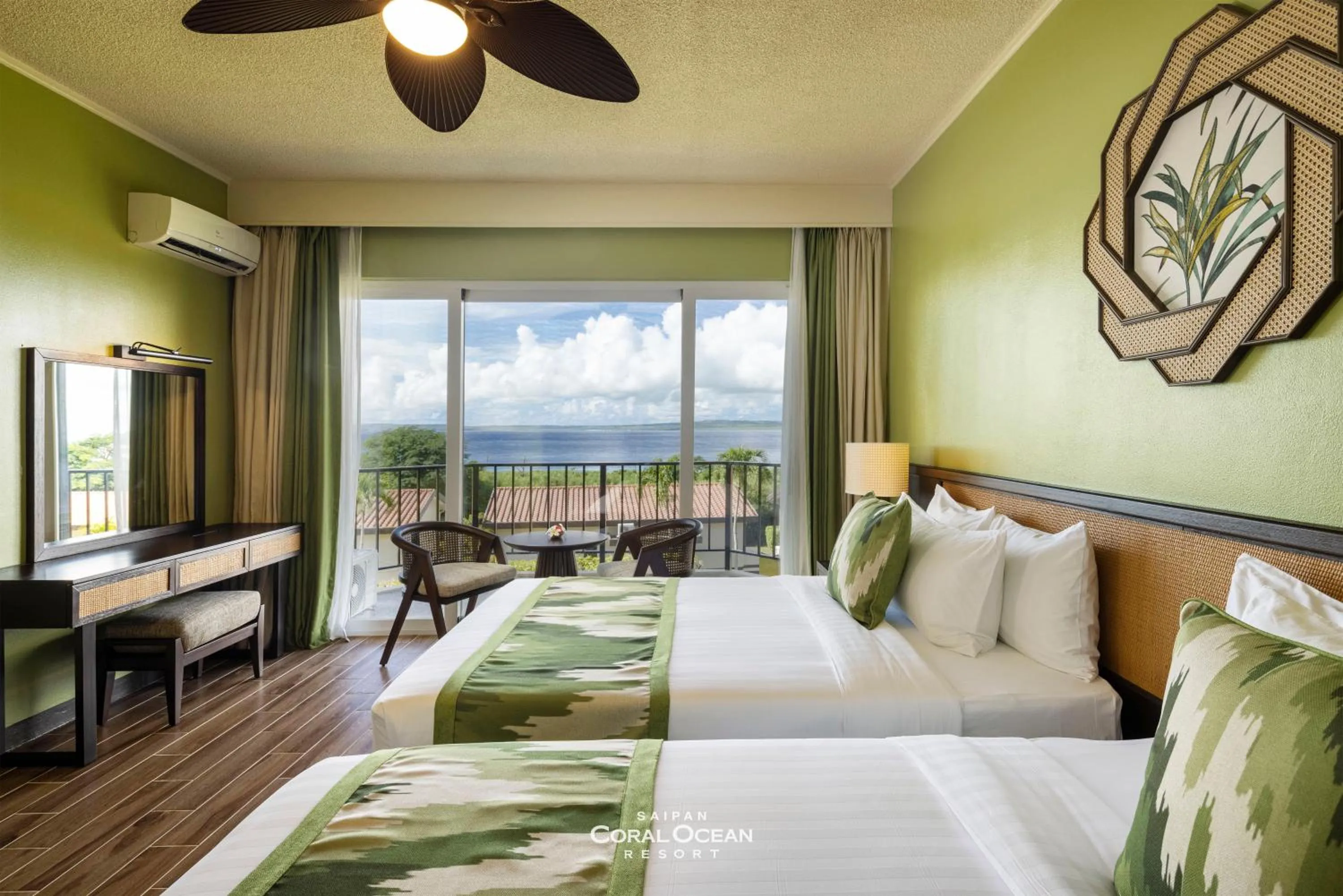 Sea view, Bed in Coral Ocean Resort