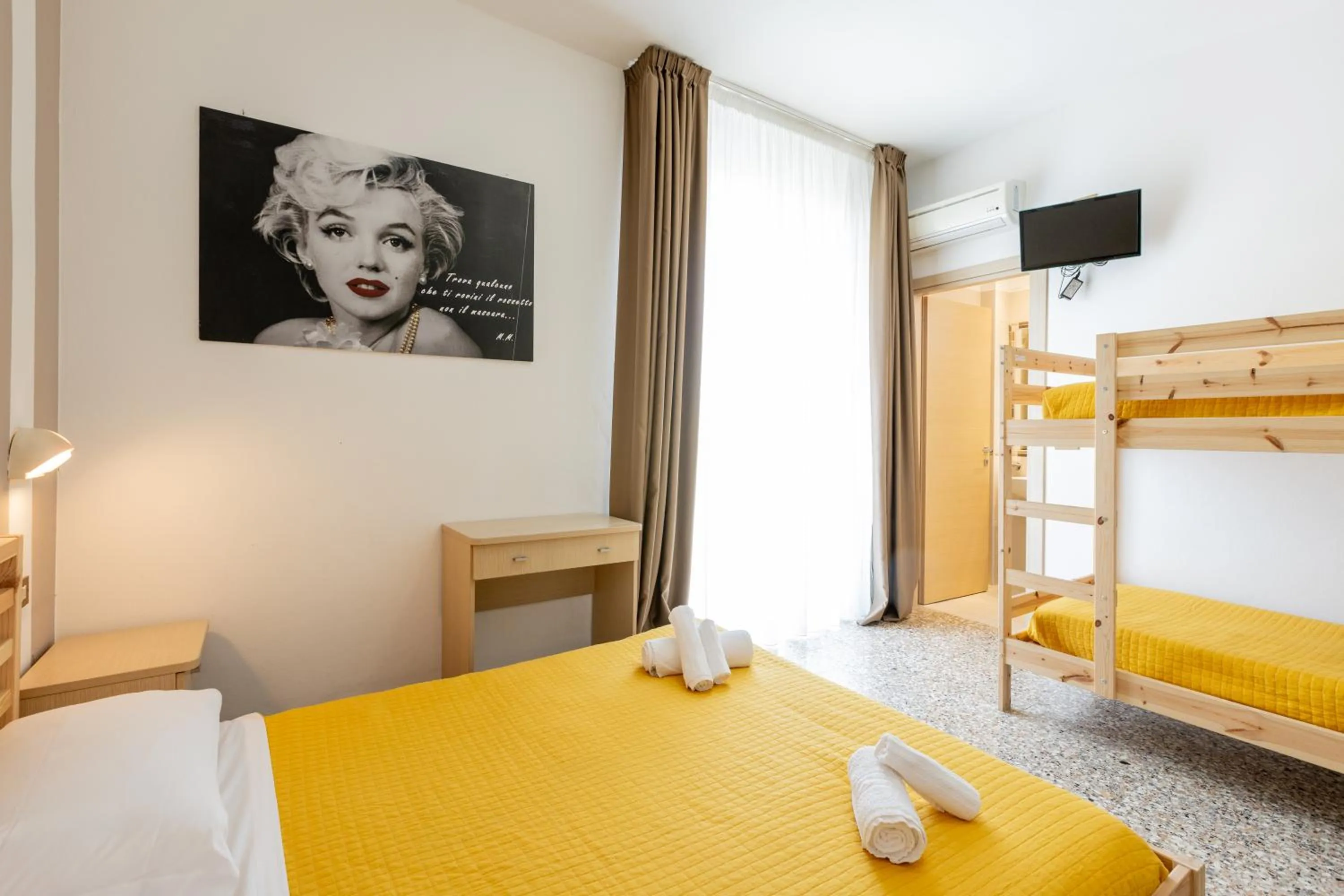 Bed in Beach Hotel Clerice