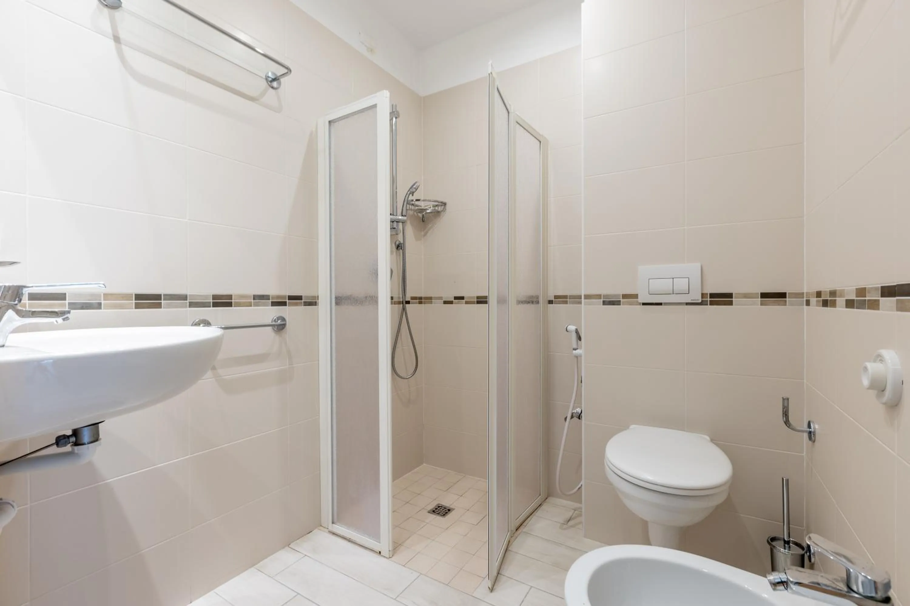 Shower in Beach Hotel Clerice