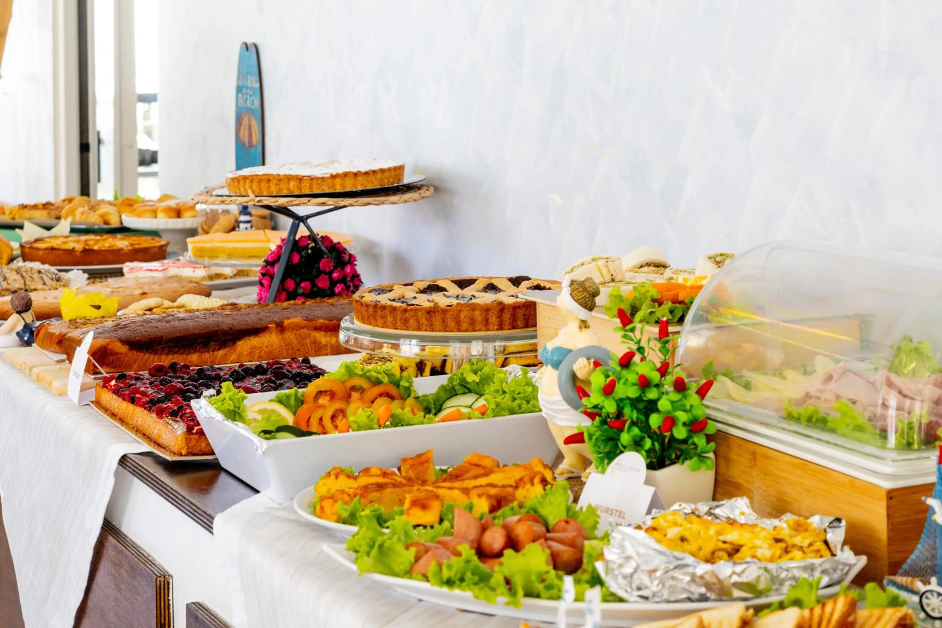 Restaurant/places to eat in Beach Hotel Clerice