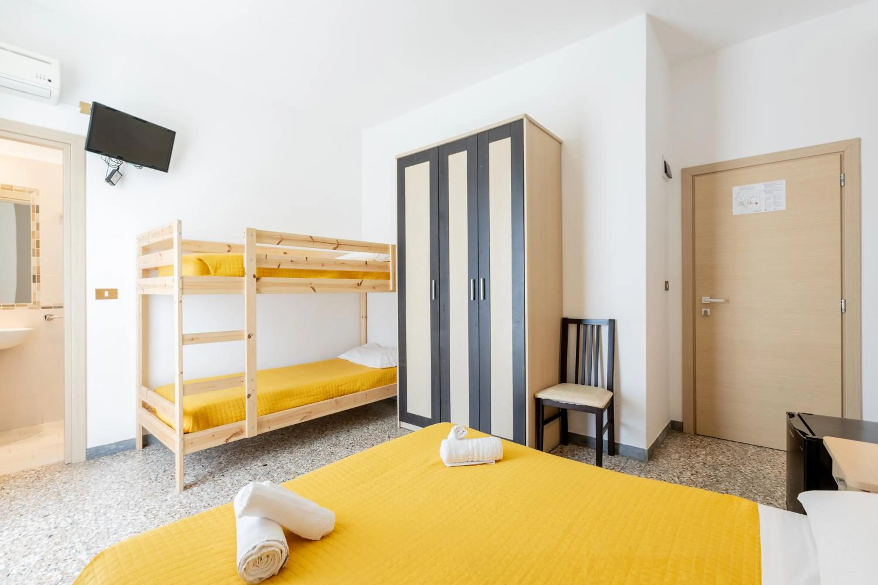 Bed in Beach Hotel Clerice