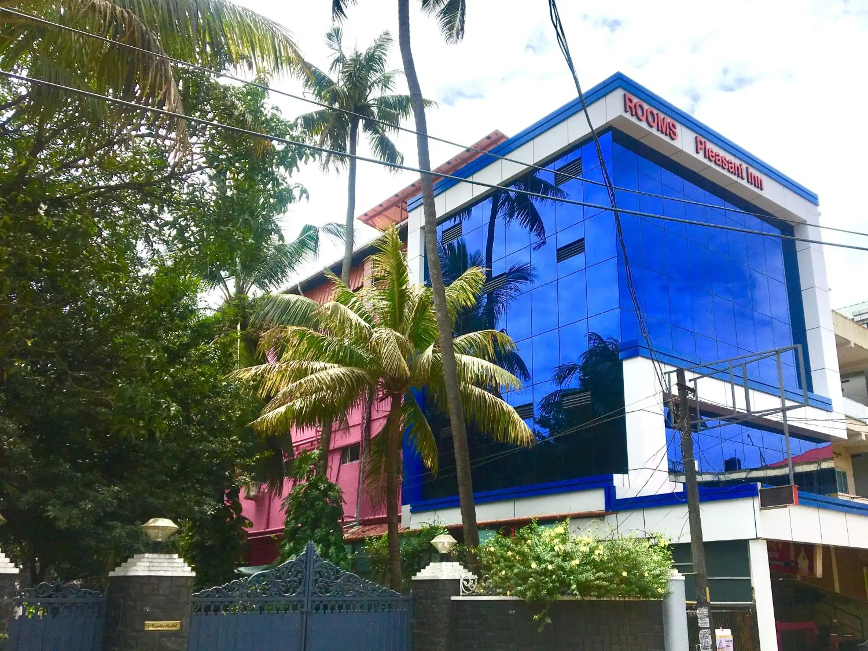 Property building in Pleasant Inn Property building in Pleasant Inn