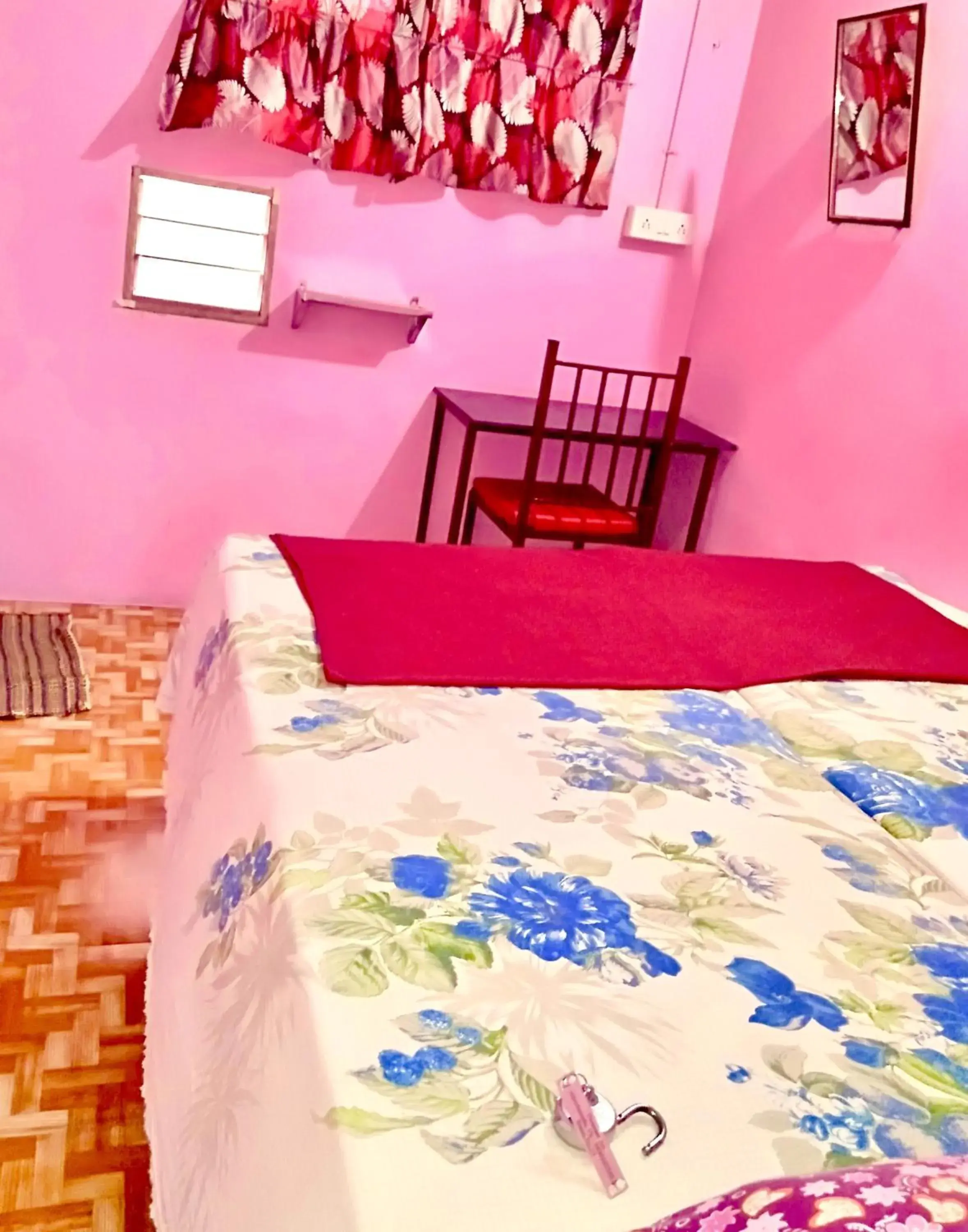 Bed in Pleasant Inn Bed in Pleasant Inn