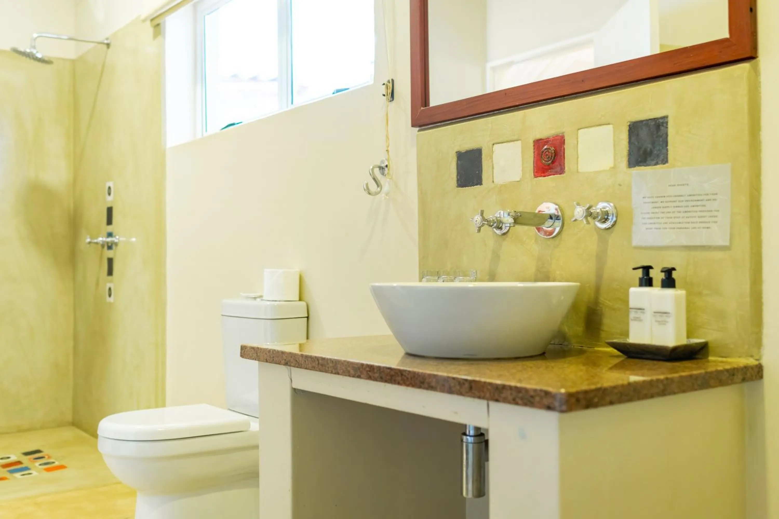 Shower in Bayete Guest Lodge
