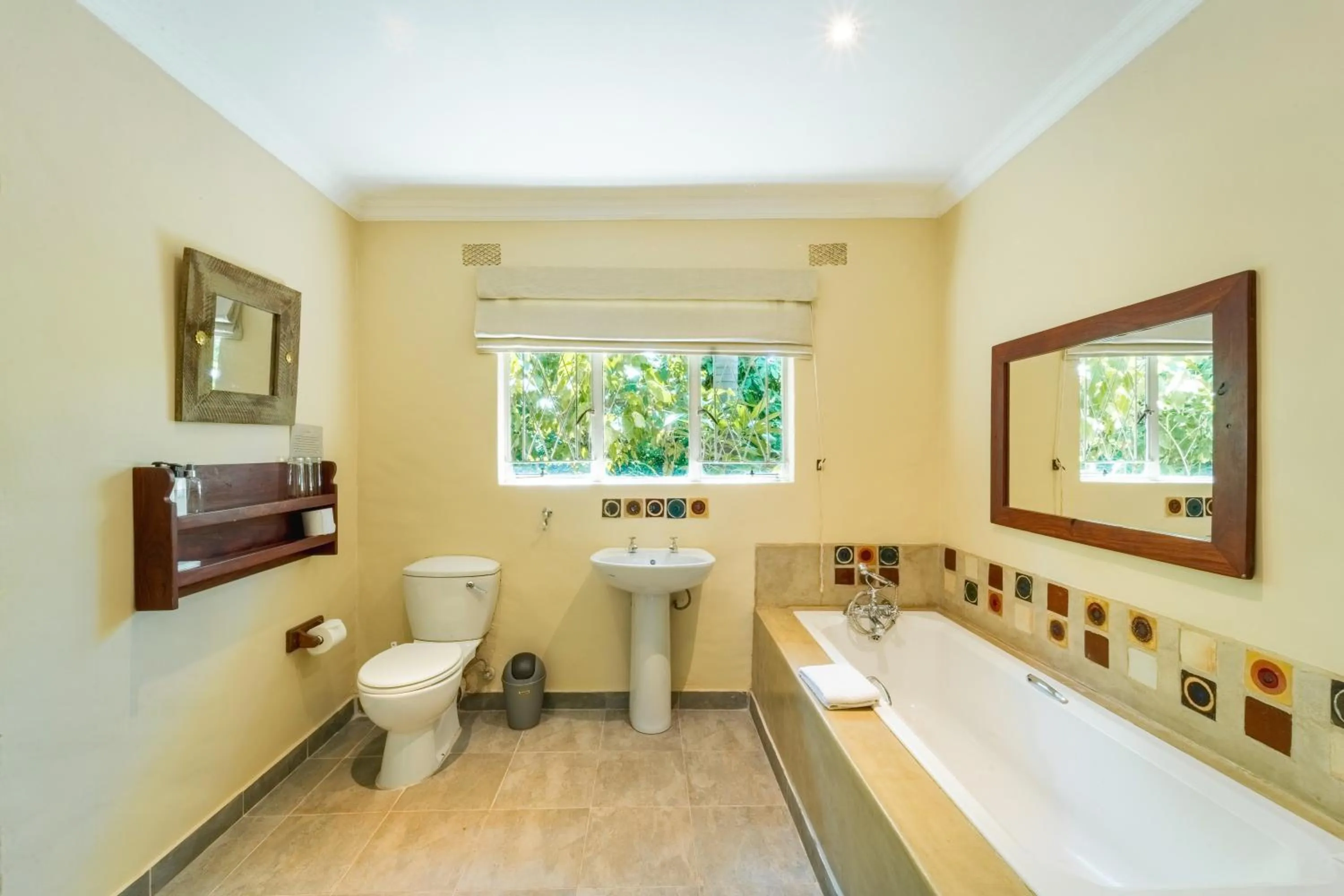 Toilet in Bayete Guest Lodge