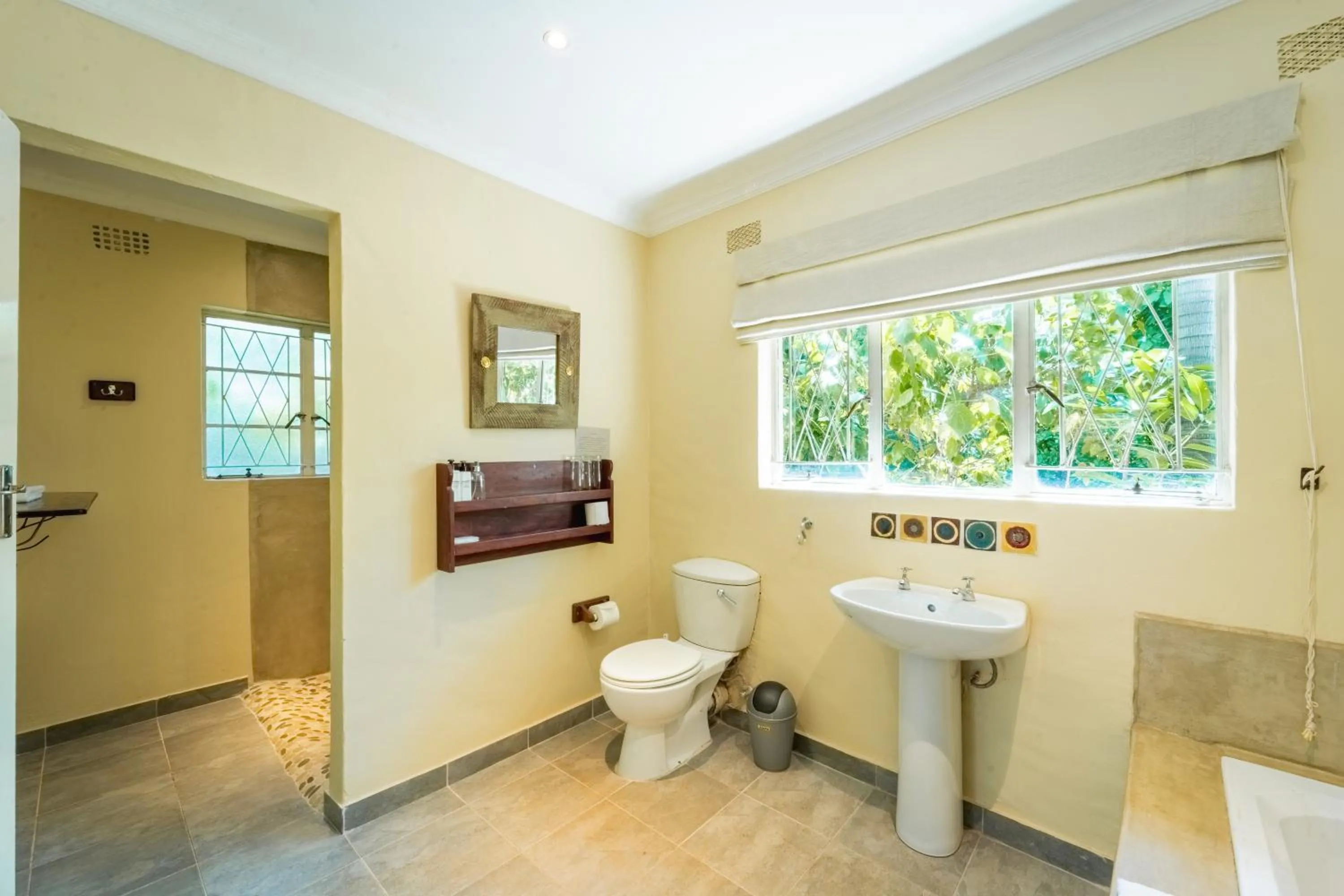 Toilet in Bayete Guest Lodge