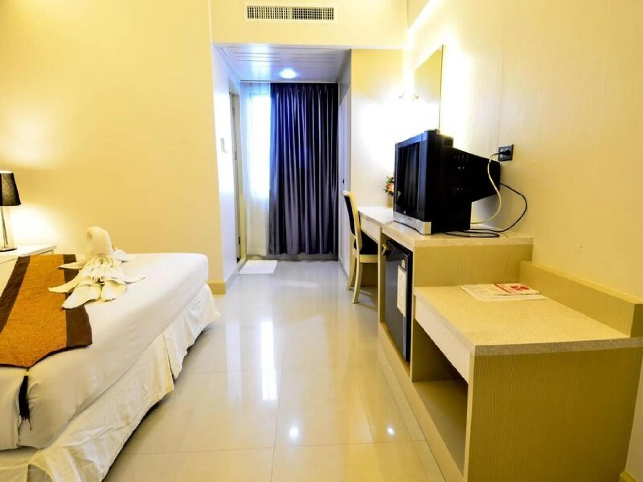 TV and multimedia, Bed in Viva Hotel Songkhla