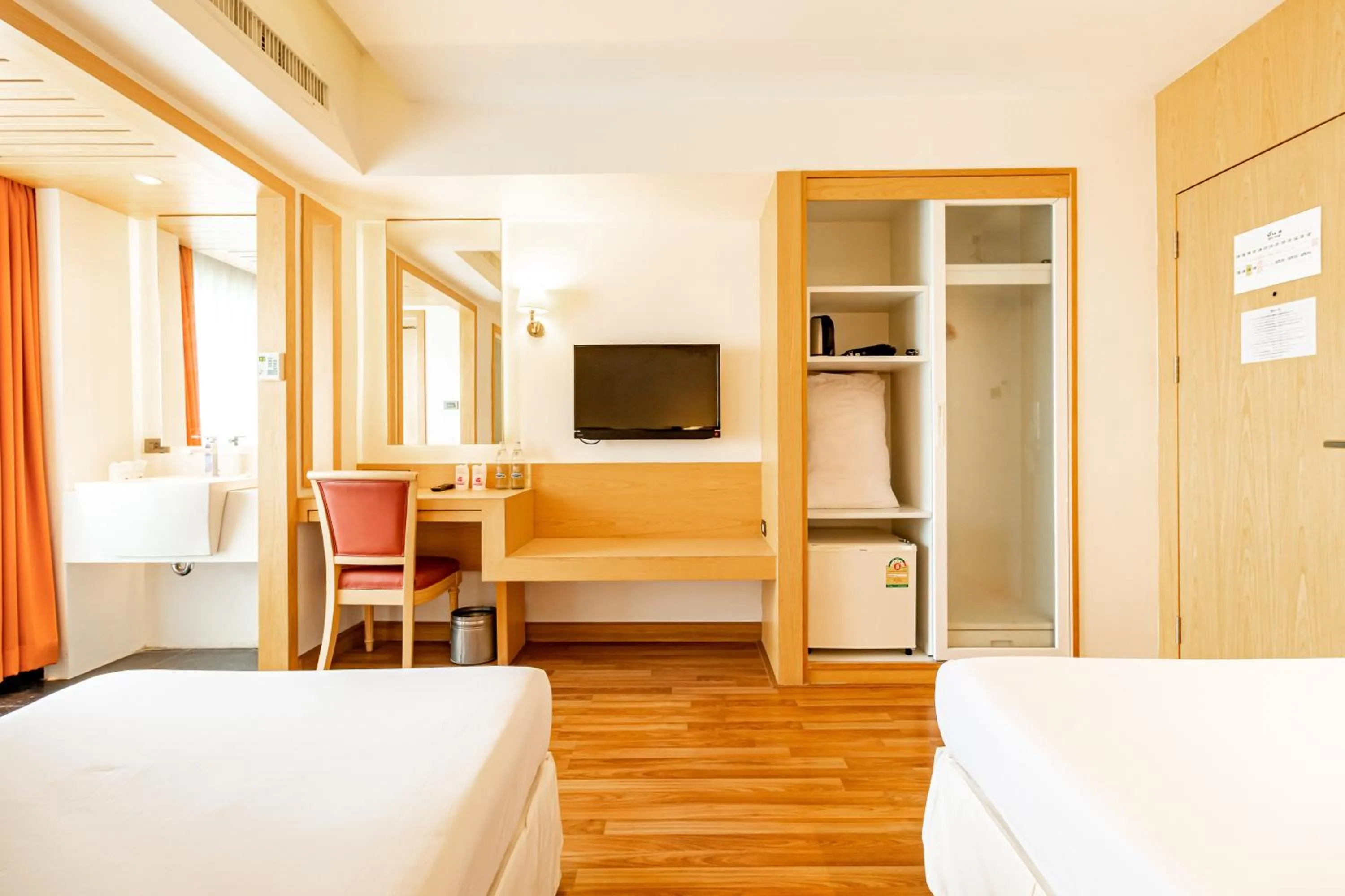 Photo of the whole room, Bed in Viva Hotel Songkhla