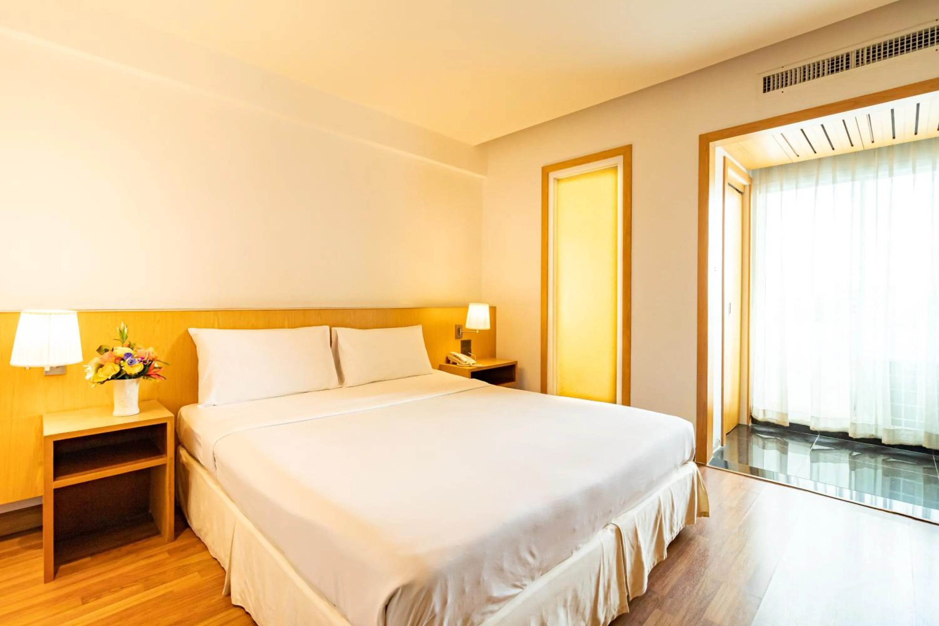 Photo of the whole room, Bed in Viva Hotel Songkhla