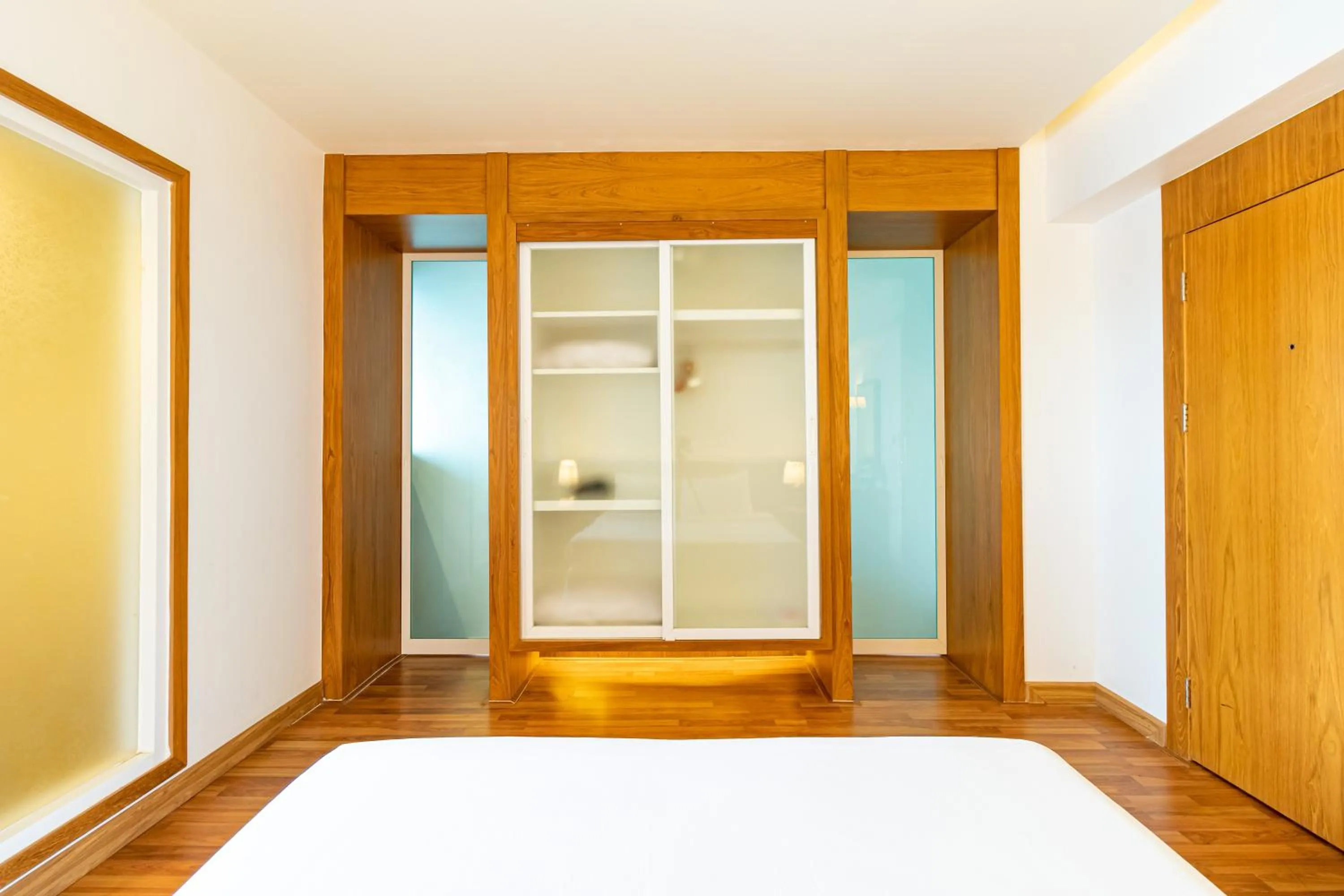 Facade/entrance, Bed in Viva Hotel Songkhla