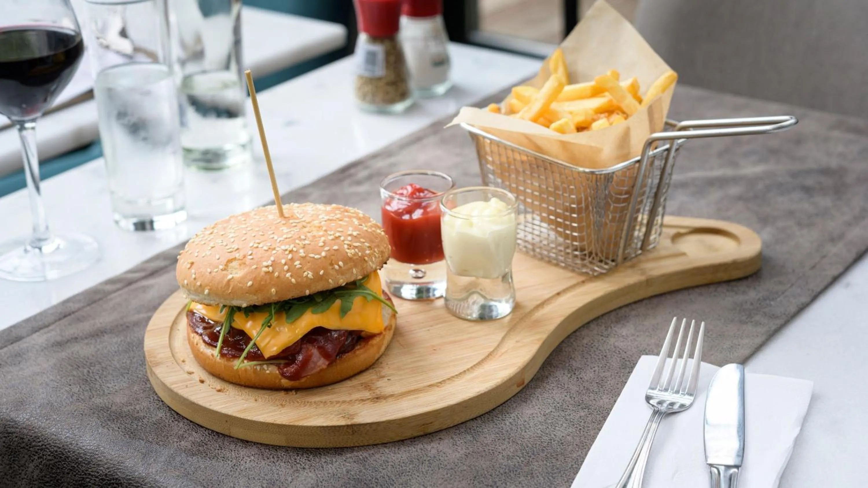 Restaurant/places to eat in Holiday Inn Brussels Schuman by IHG