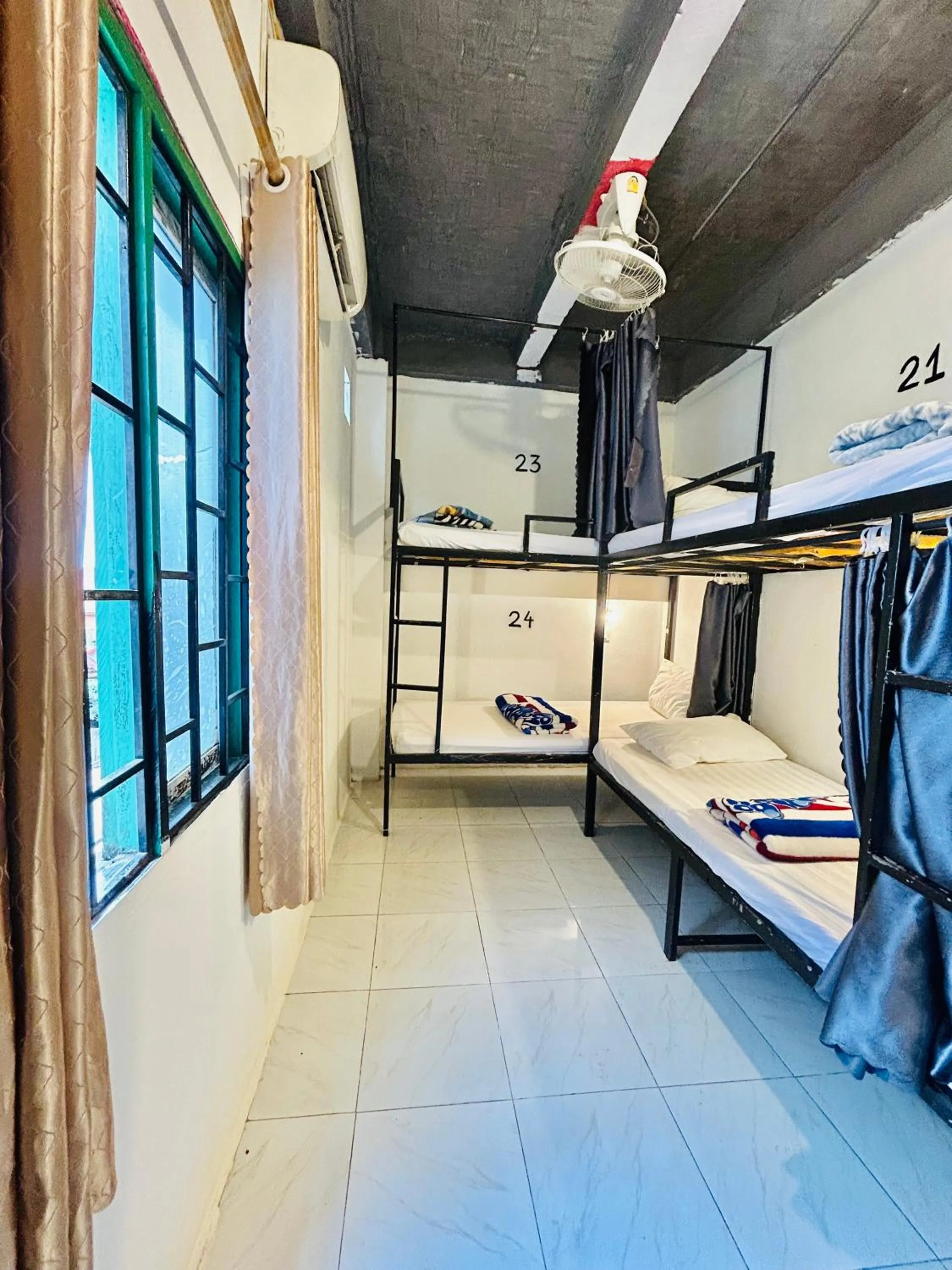 bunk bed, Bed in Vangvieng Rock Backpacker Rooftop Hostel