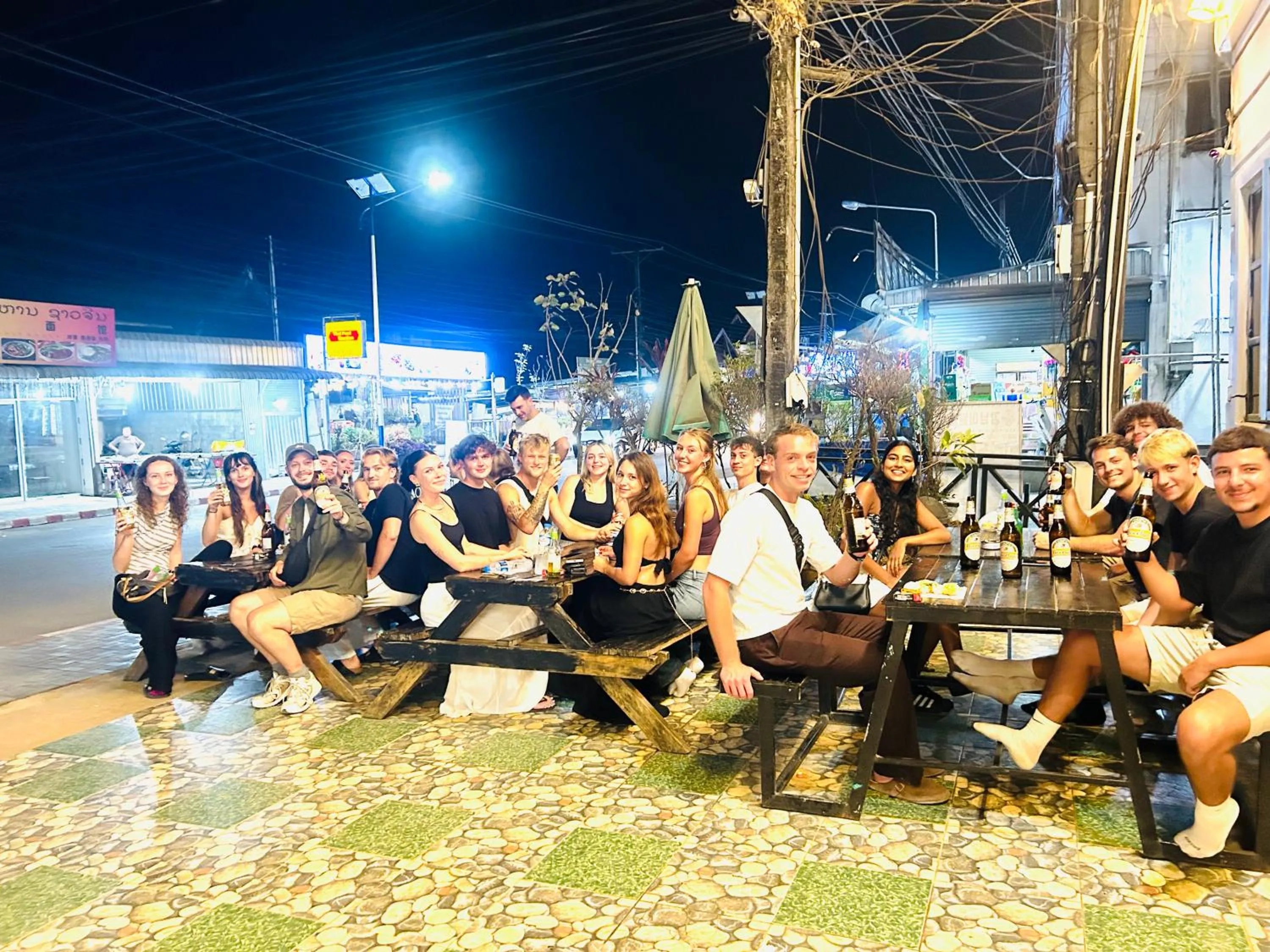 Vangvieng Rock Backpacker Rooftop Hostel