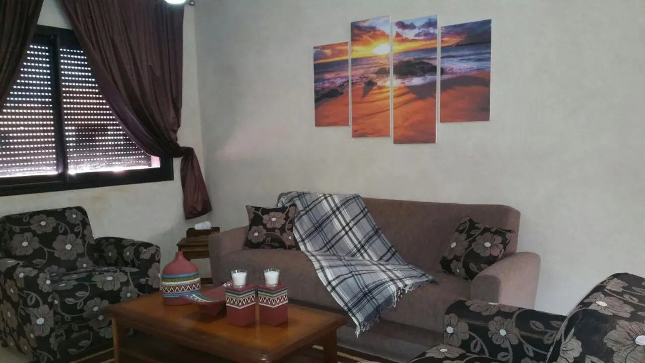 Mouzdalifa Apartment In City Center