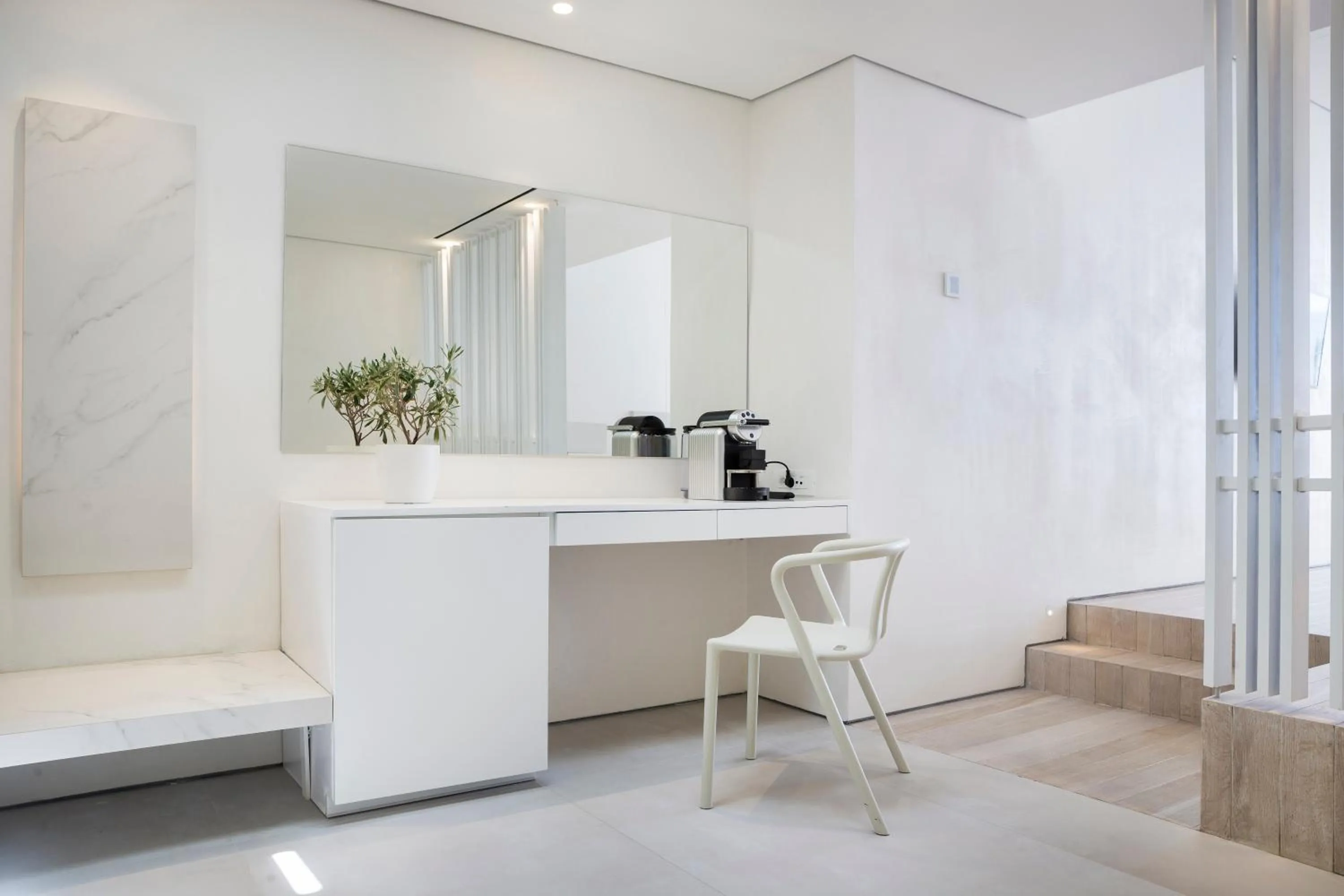 Coffee/tea facilities in Mykonos Dove Beachfront Hotel